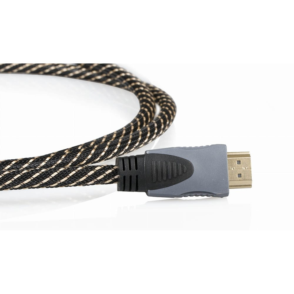 Kabel HDMI z szarą wtyczką i czarno-beżowym plecionym kablem leży na białej powierzchni.