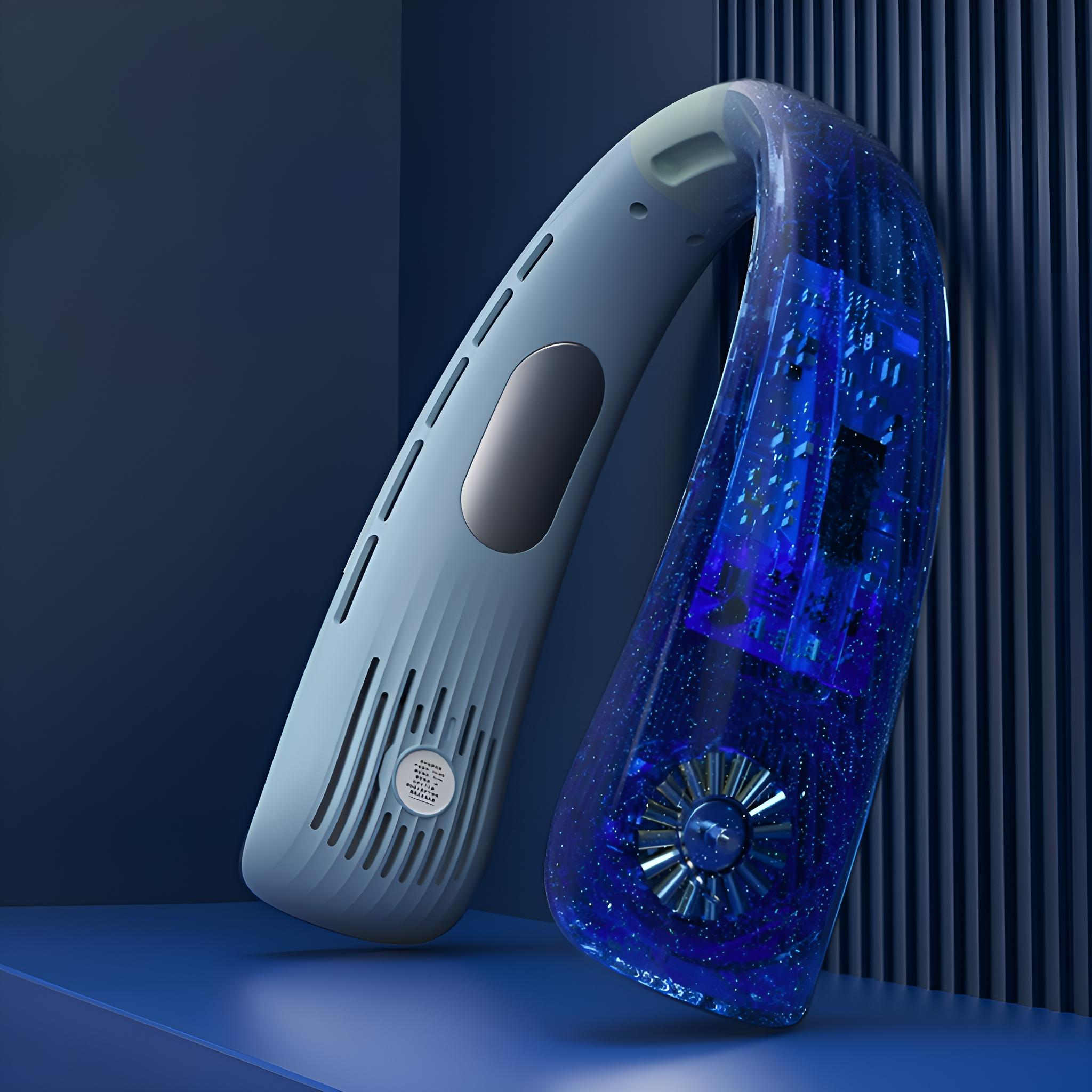 Ein Nackenfächer wird gezeigt. Eine Seite ist hellblau, die andere transparent blau mit Schaltkreisen. Beide befinden sich auf blauem Hintergrund.
