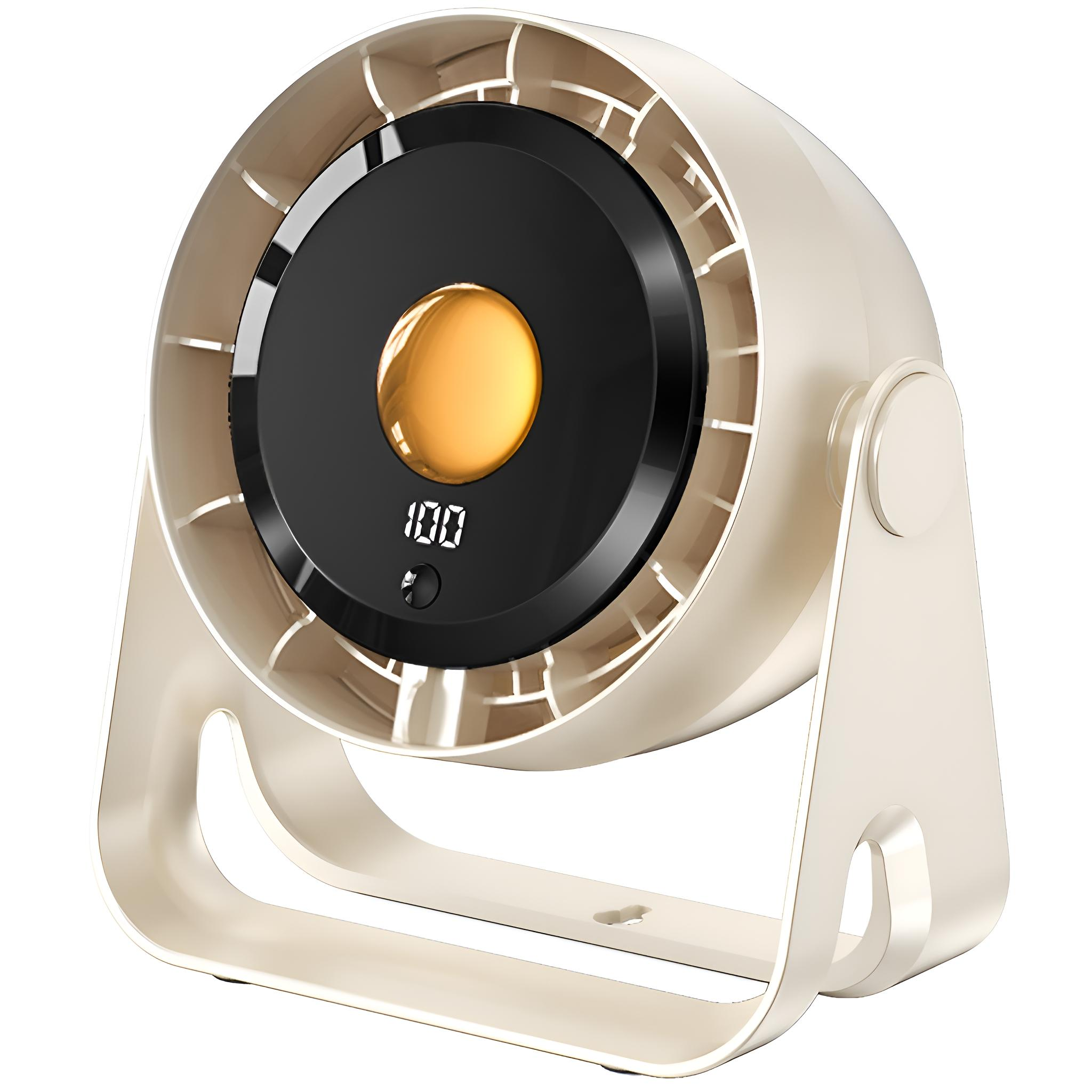 Ein beige-schwarzer Ventilator mit Digitalanzeige "100". Das Zentrum hat ein goldfarbenes, kreisförmiges Design.