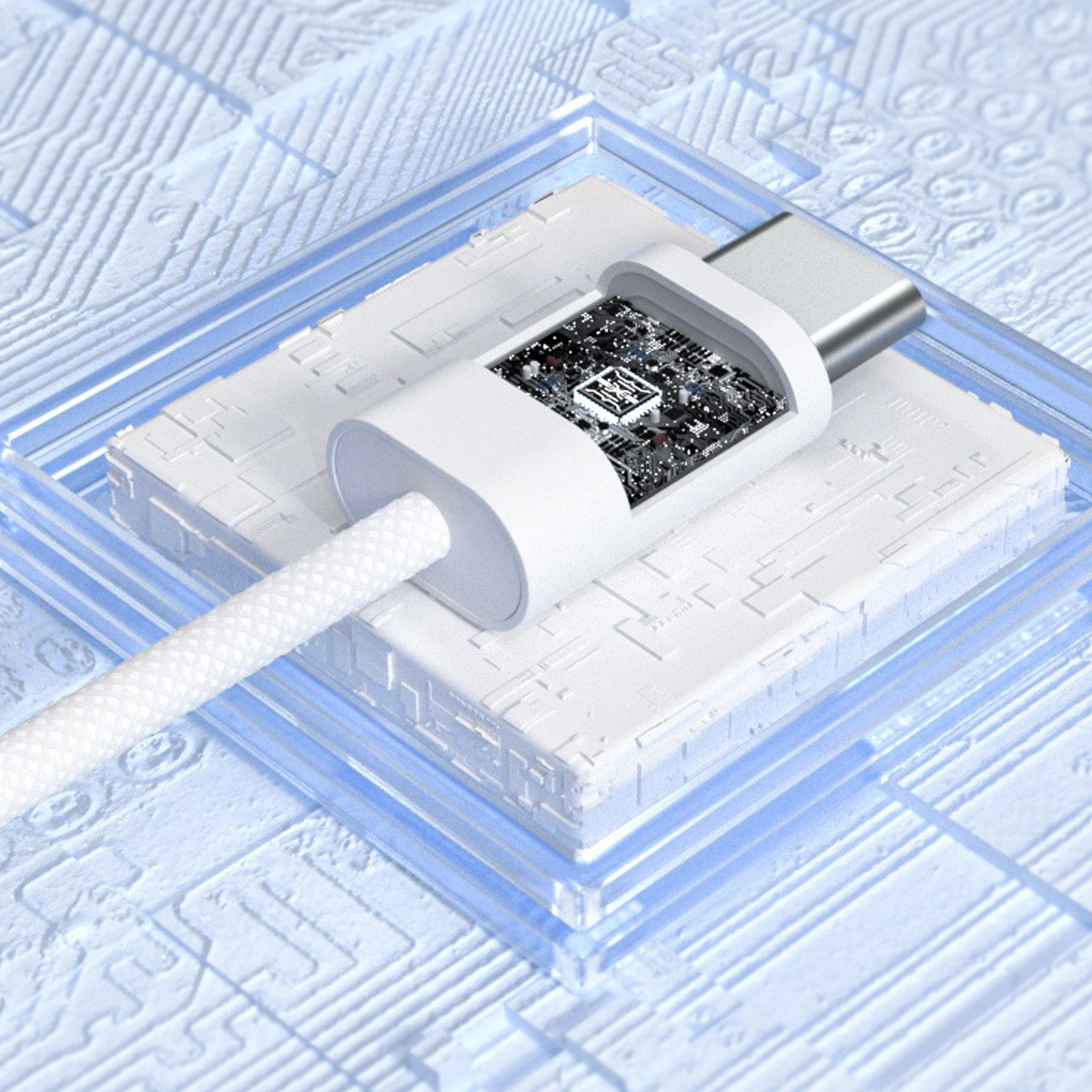 Ein weißes USB-C-Kabel mit weißem Stecker, der die interne Schaltung zeigt. Es liegt auf einer weißen, gemusterten Oberfläche in einem blauen Rahmen.