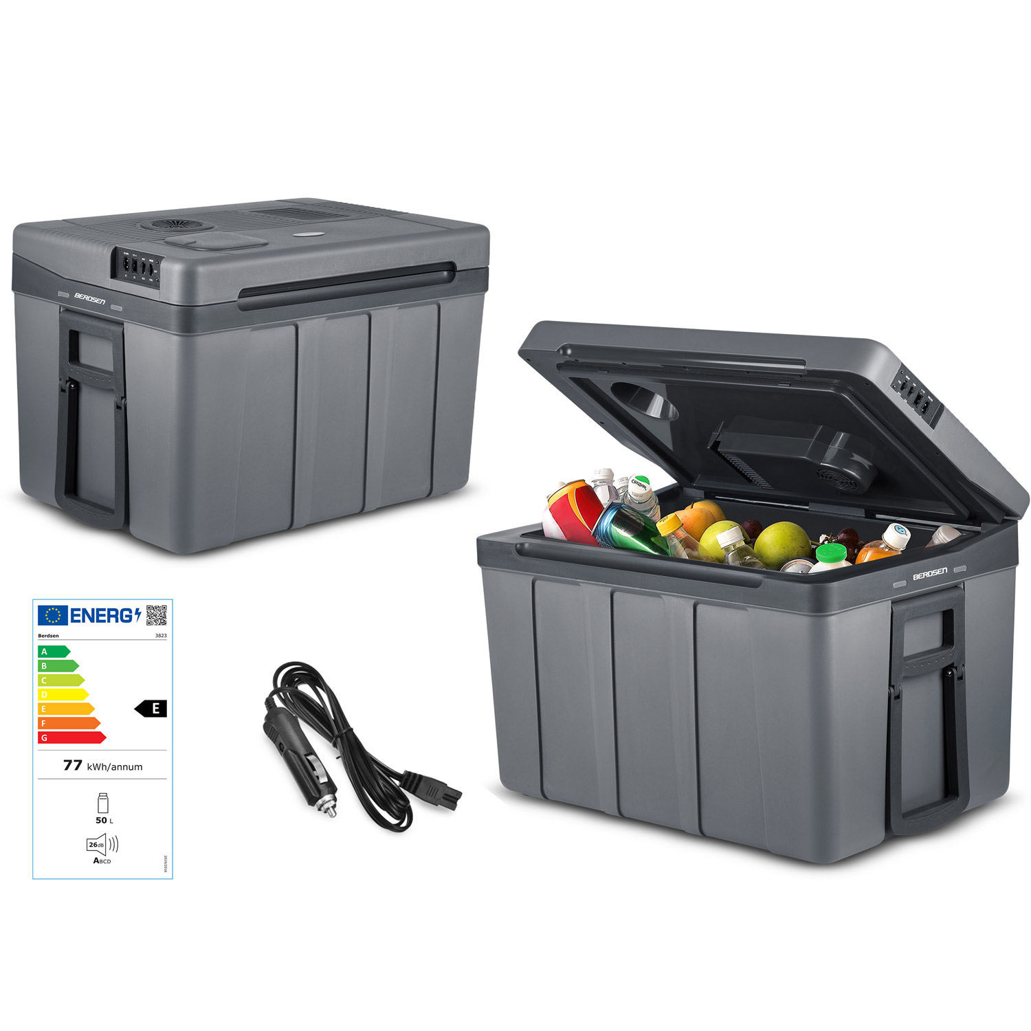 Dwie szare chłodziarki Berdsen, jedna otwarta wypełniona jedzeniem, druga zamknięta. Obok nich etykieta energetyczna i kabel do ładowania samochodu.