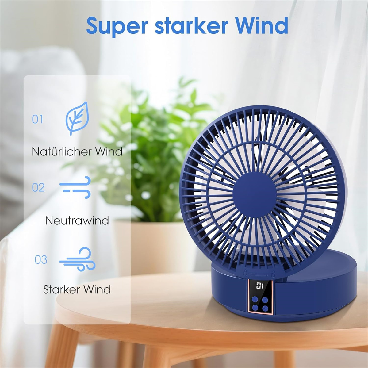 Ein blauer Ventilator auf einem Holztisch. Der Ventilator ist eingeschaltet, und es gibt Symbole für verschiedene Windeinstellungen.