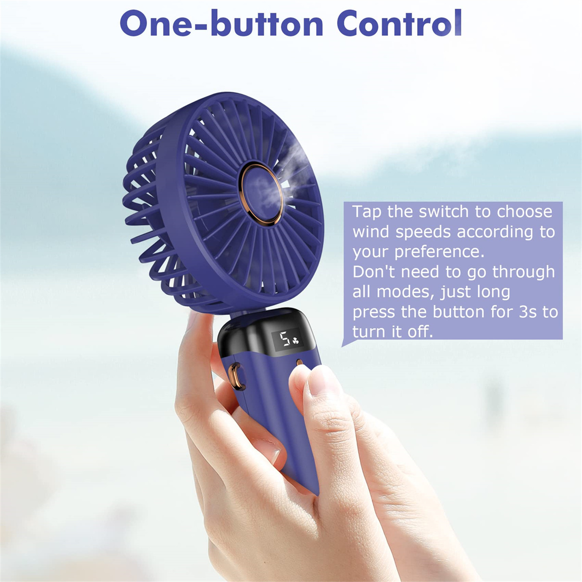 Eine Hand hält einen blauen tragbaren Ventilator. Er hat ein Digitaldisplay mit der Anzeige '5'. Text beschreibt die Ein-Knopf-Steuerung.