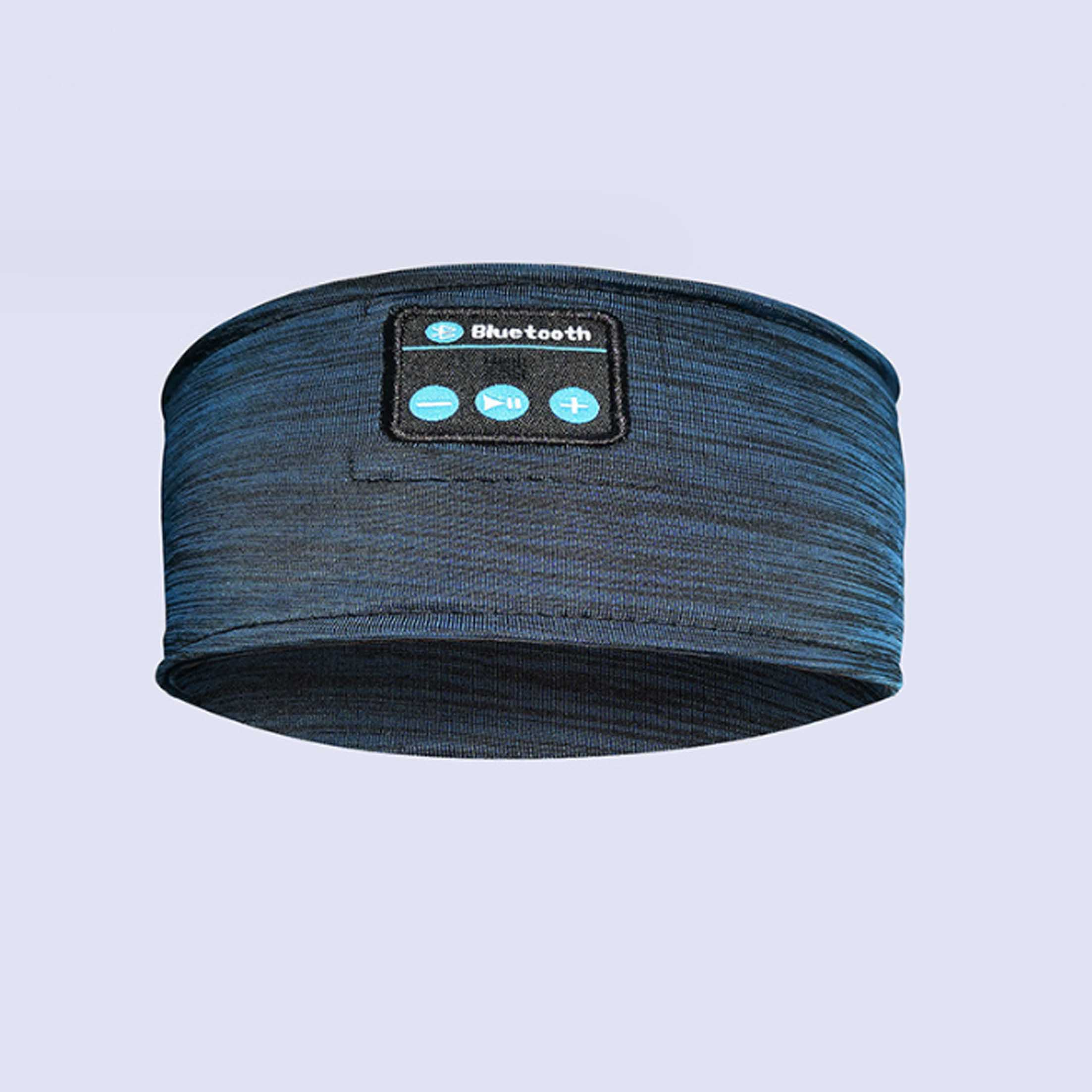 Ein blaues Bluetooth-Stirnband mit Steuertasten ist vor einem hellvioletten Hintergrund zentriert. Es sieht neu aus.