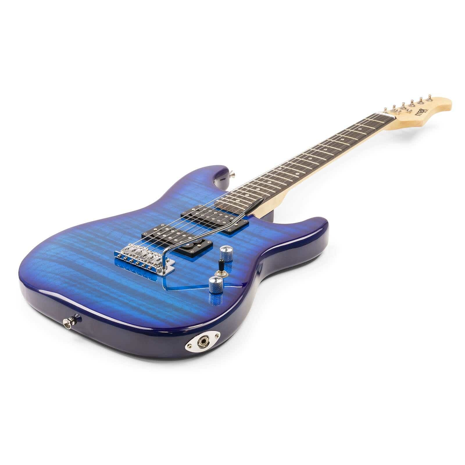 Guitare électrique bleue sur fond blanc. Manche en bois et accastillage argenté. Corps avec veinage du bois.