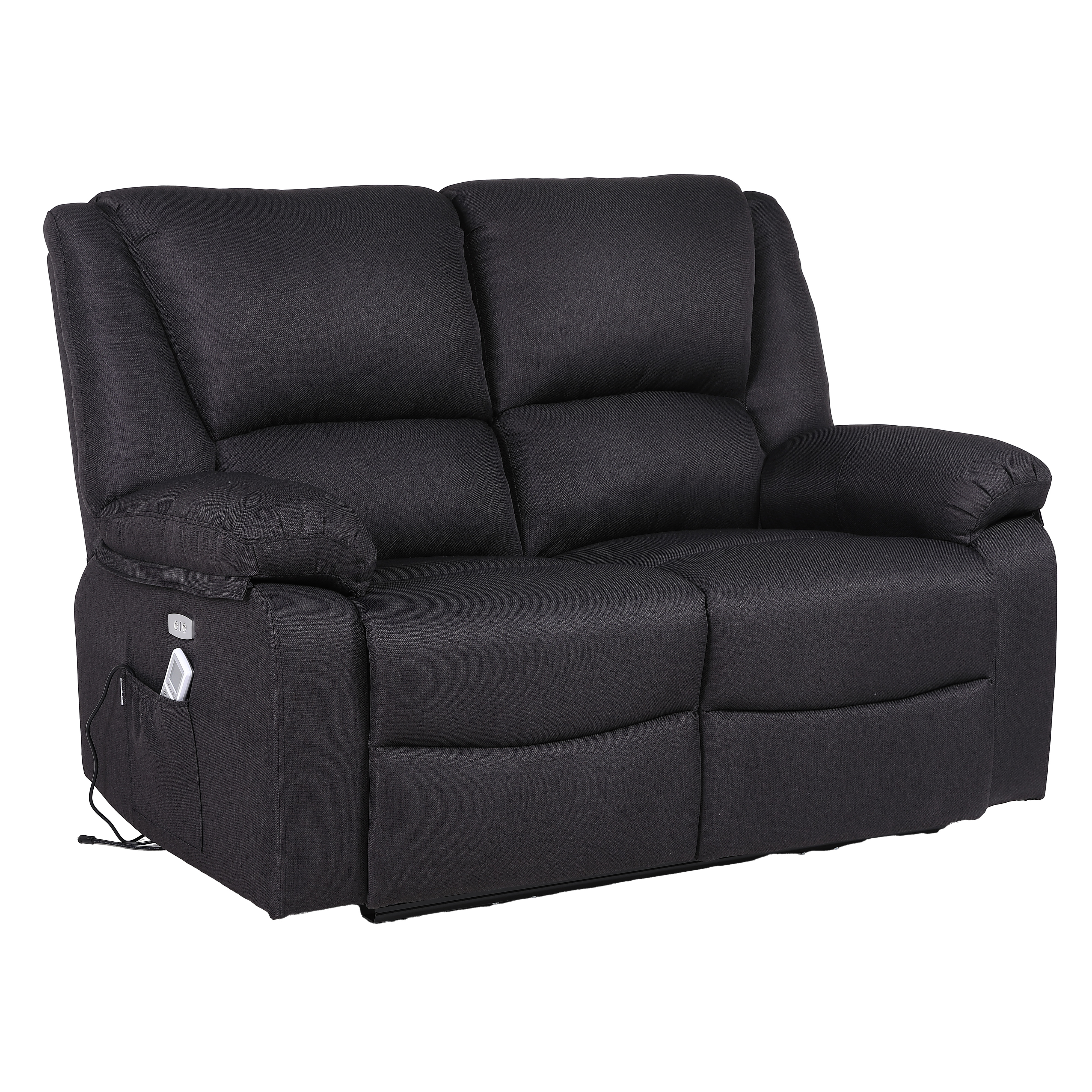 Un sofá reclinable negro de dos plazas, aislado en blanco. Incluye apoyabrazos, reposacabezas y bolsillo para mando.