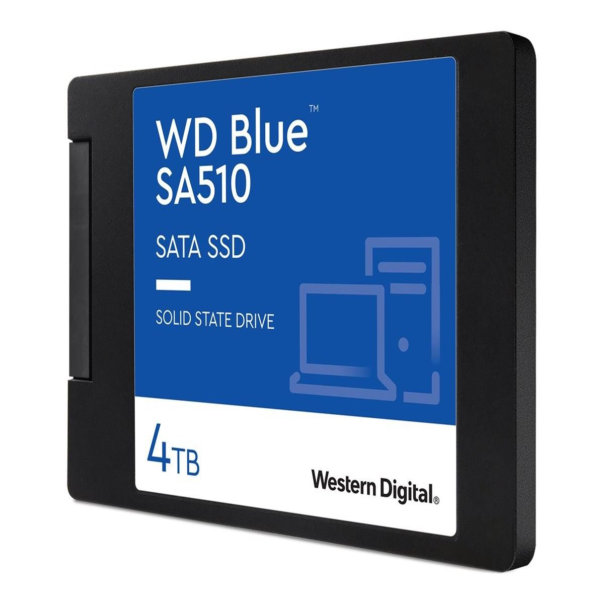 Czarny dysk SSD SATA WD Blue SA510. Posiada niebieską etykietę z białym tekstem. Zawiera 4 TB i logo Western Digital.