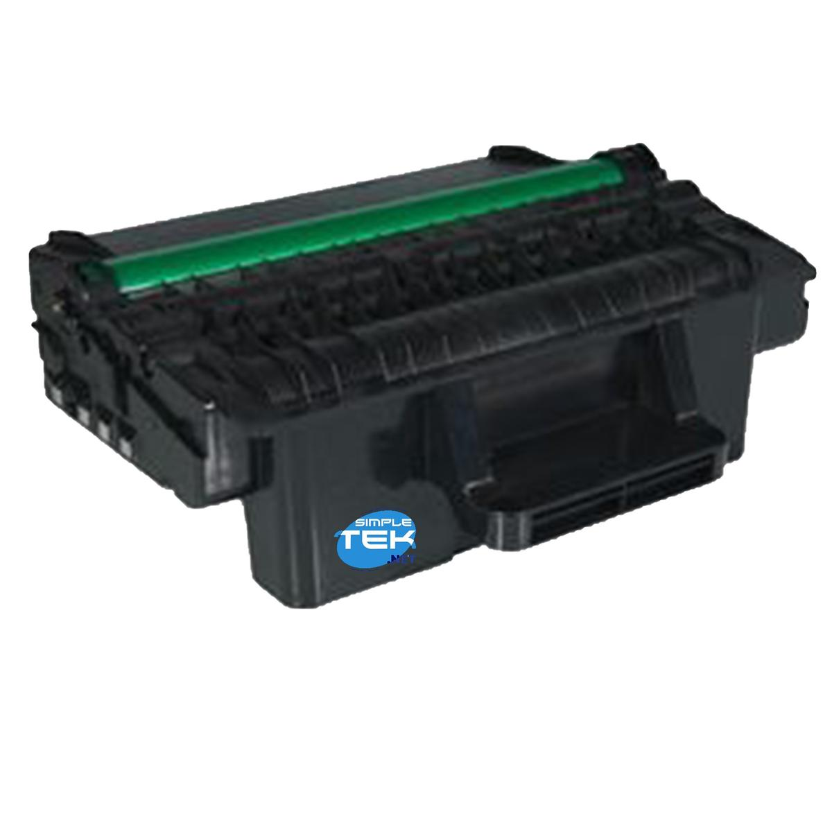 Czarny wkład z tonerem do drukarki z zielonym wałkiem. Logo Simple Tek z boku.