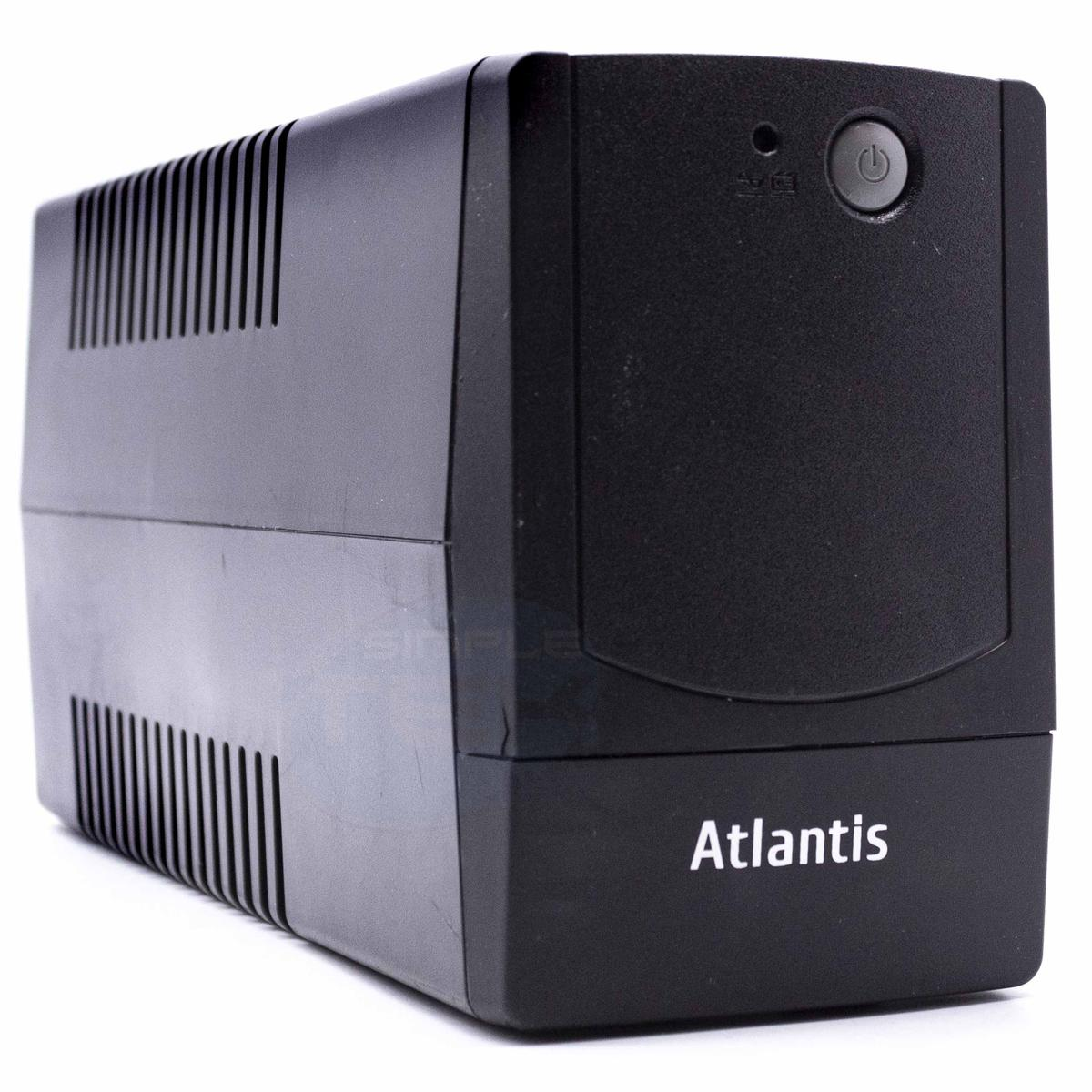 UPS Atlantis nero. Ha un pulsante di accensione e fori di ventilazione. La parola Atlantis è in basso a destra.
