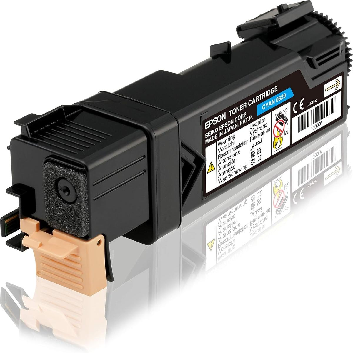 Czarny wkład z tonerem Epson. Posiada etykiety ostrzegawcze i napis 'CYAN 0629'. Wyprodukowano w Japonii.