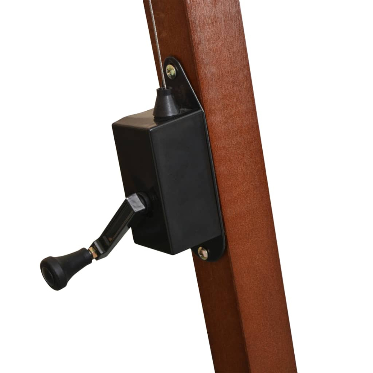 Nahaufnahme eines Mechanismus. Eine schwarze Kurbel ist an einer braunen Holzstütze befestigt.