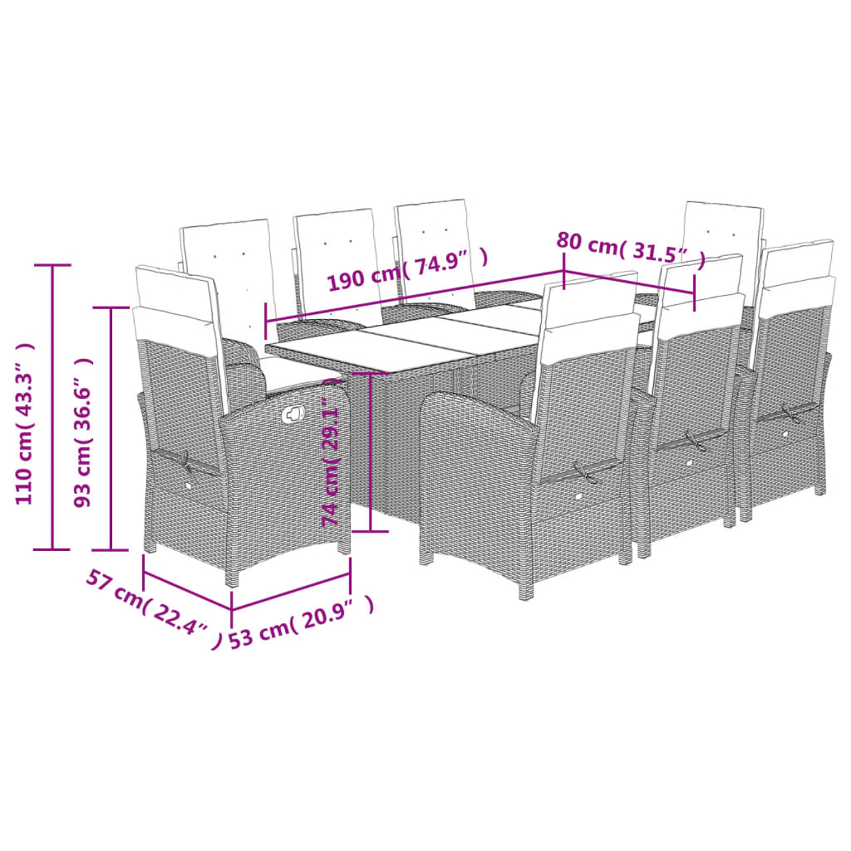 Ein Ess-Set für den Außenbereich aus Korbgeflecht mit einem rechteckigen Tisch und mehreren Stühlen mit weißen Kissen.