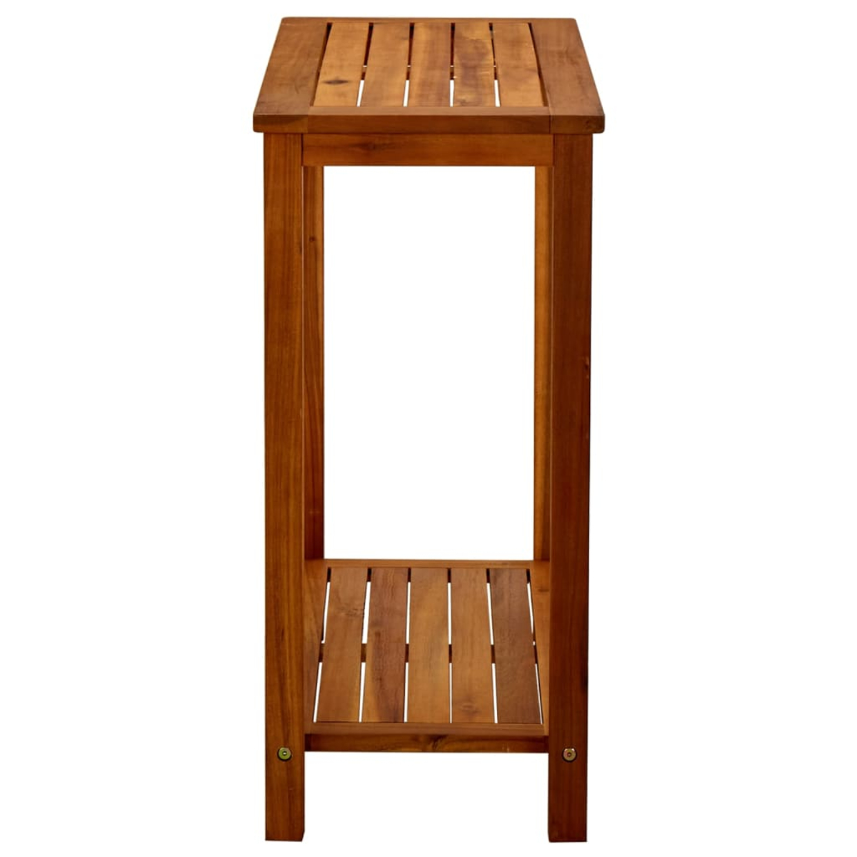 Ein Beistelltisch aus Holz mit einem Regal. Er hat eine rechteckige Oberseite mit Lamellen. Die Beine sind dick und das Regal hat ebenfalls Lamellen.