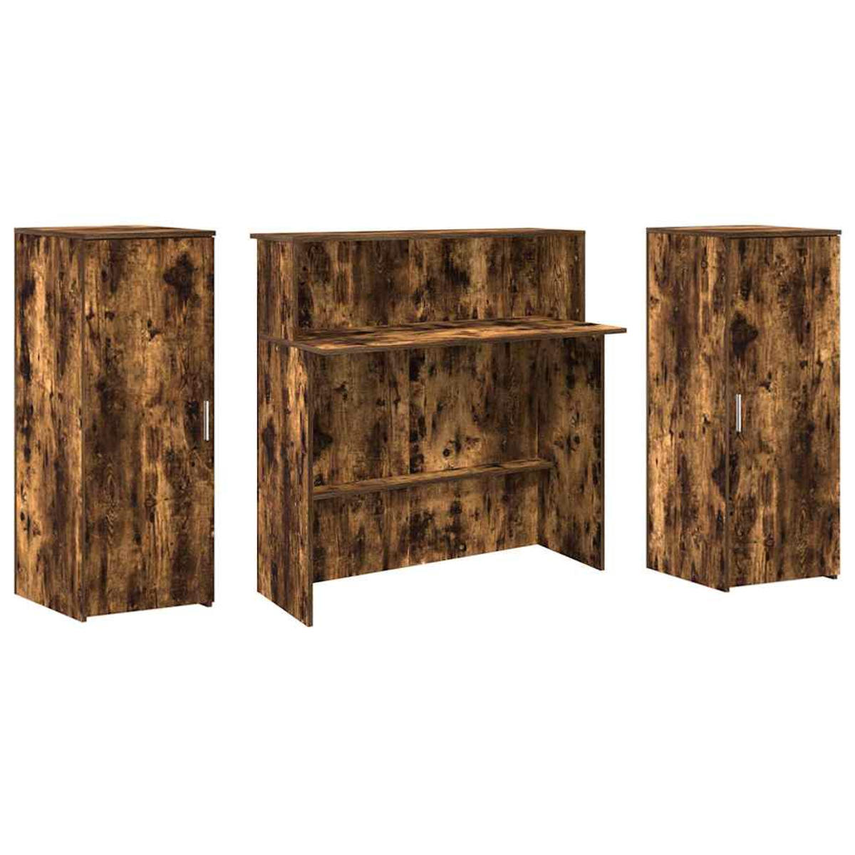 Drei Holzmöbelstücke: zwei Schränke und eine Bar. Das Holz hat eine verwitterte, braune Oberfläche. Alle sind leer und stehen vor weißem Hintergrund.