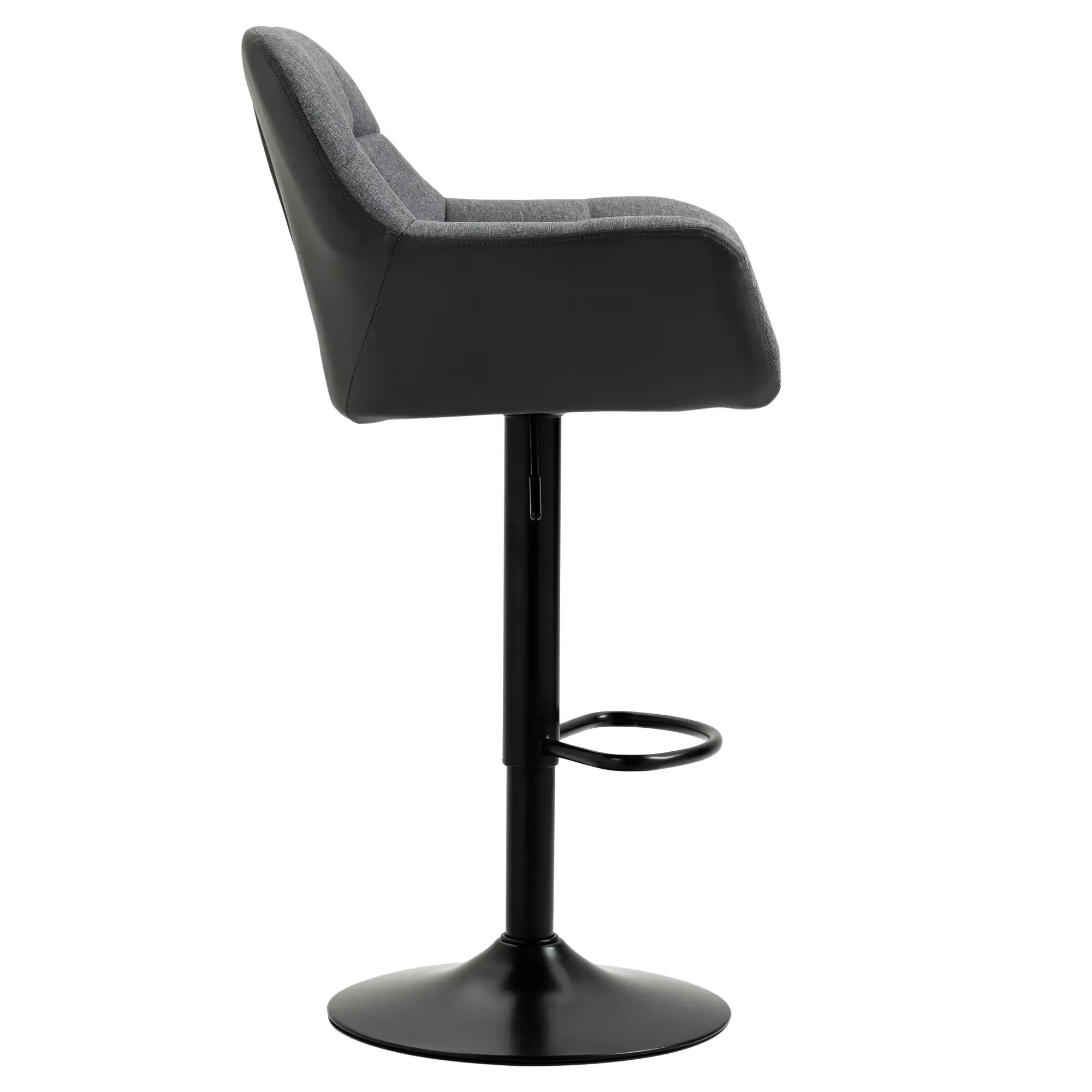 Ein grauer und schwarzer Barhocker. Er hat eine geschwungene Rückenlehne und Sitzfläche, ein schwarzes Gestell und eine Fußstütze.