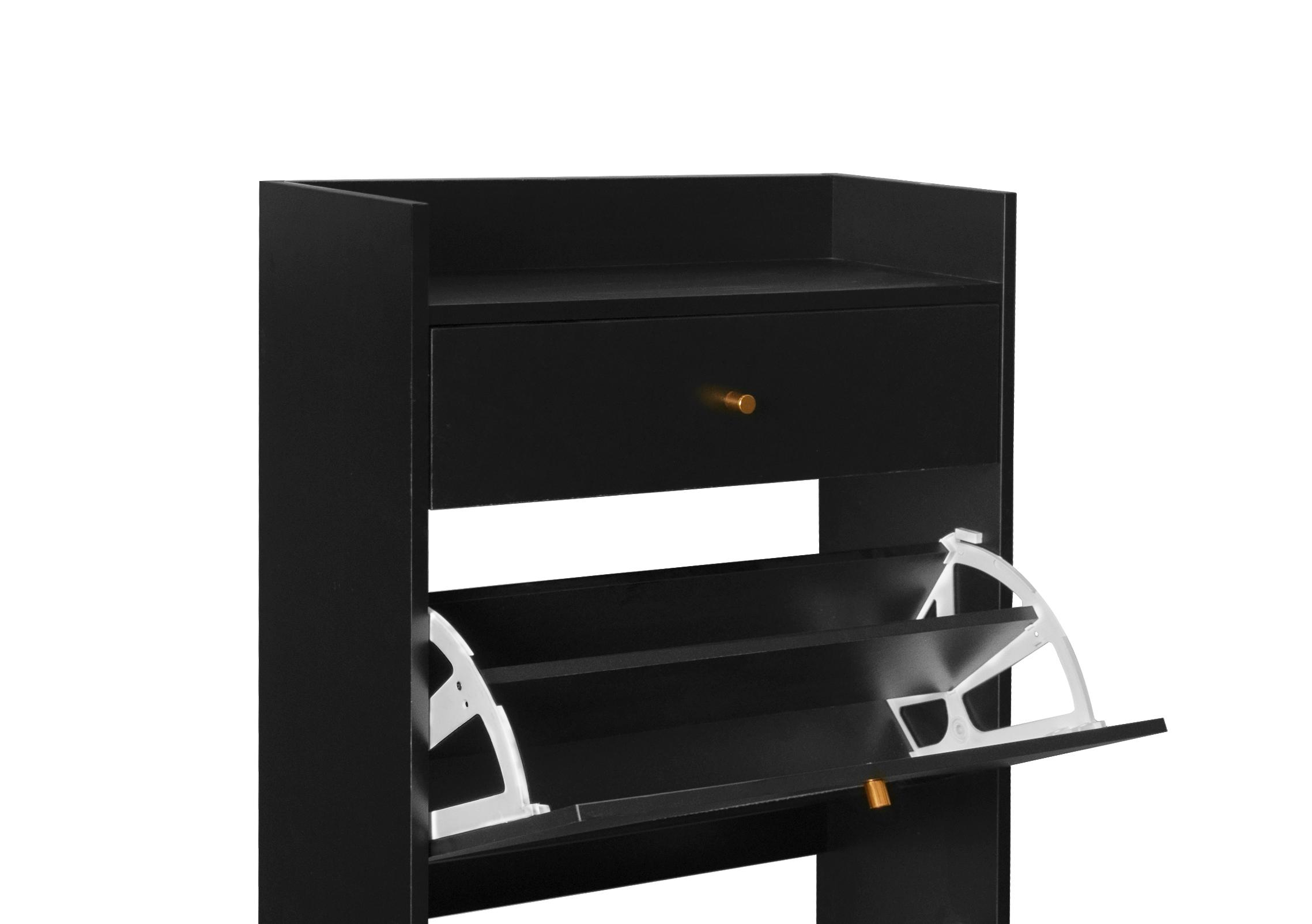 Schwarzer Schuhschrank mit einer Schublade und zwei herunterklappbaren Fächern. Im Inneren der Fächer sind weiße Halterungen zu sehen.