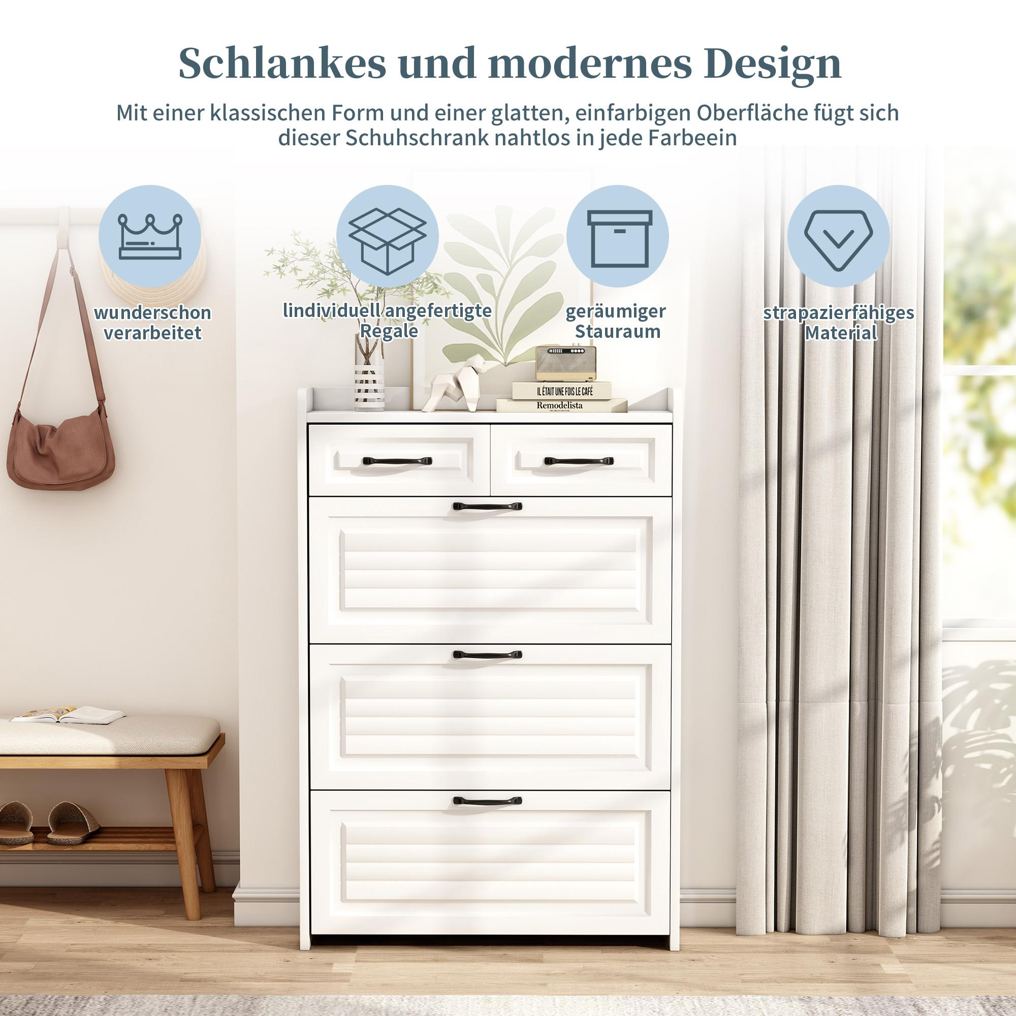 Weißer Schuhschrank mit schwarzen Griffen. Bank, Tasche und Vorhänge an der Seite. Text auf Deutsch.