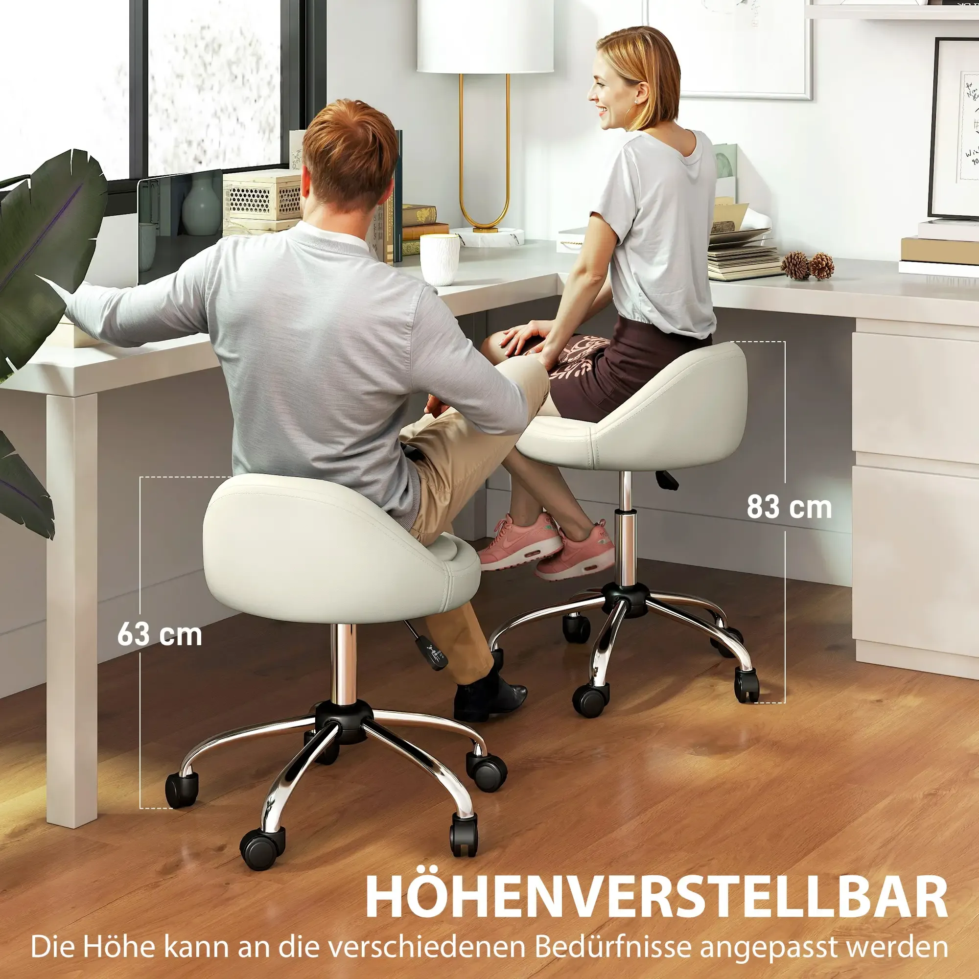 Zwei Personen sitzen an einem Schreibtisch auf weißen Stühlen. Abmessungen sind angegeben. Text unten sagt höhenverstellbar.