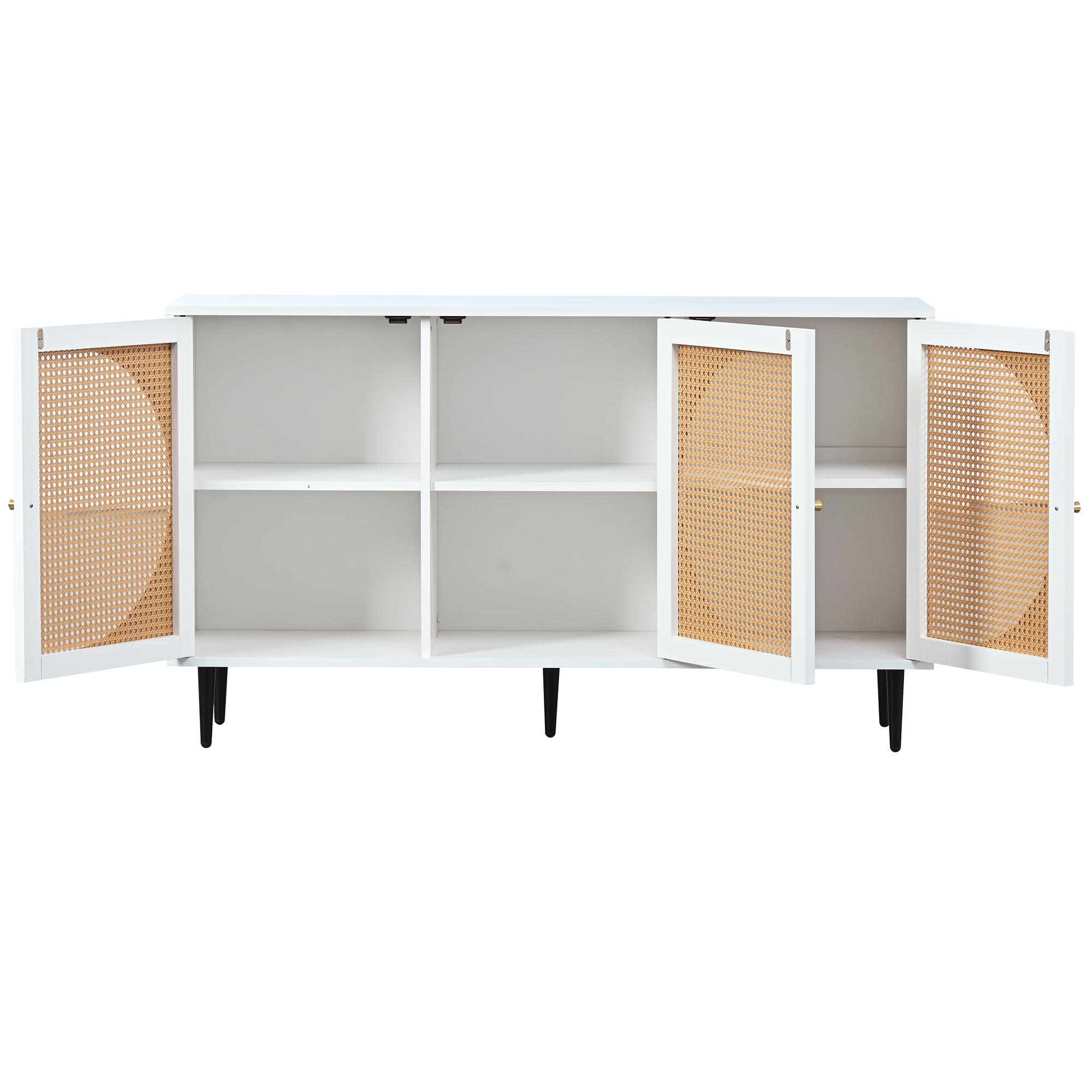 Weißer Schrank mit offenen Türen. Rattan-Türverkleidungen und schwarze Beine. Der Innenraum hat Regale. Der Hintergrund ist weiß.
