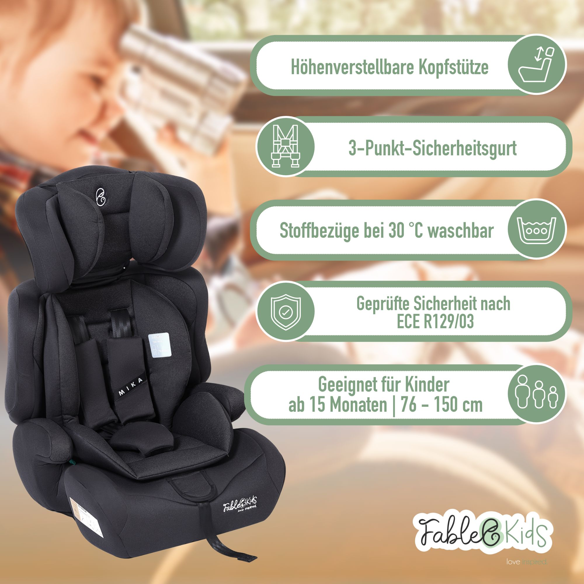 Schwarzer Kindersitz mit verstellbarer Kopfstütze und 3-Punkt-Sicherheitsgurt. Text auf dem Sitz: 'MIKA' und 'Fable&Kids'.