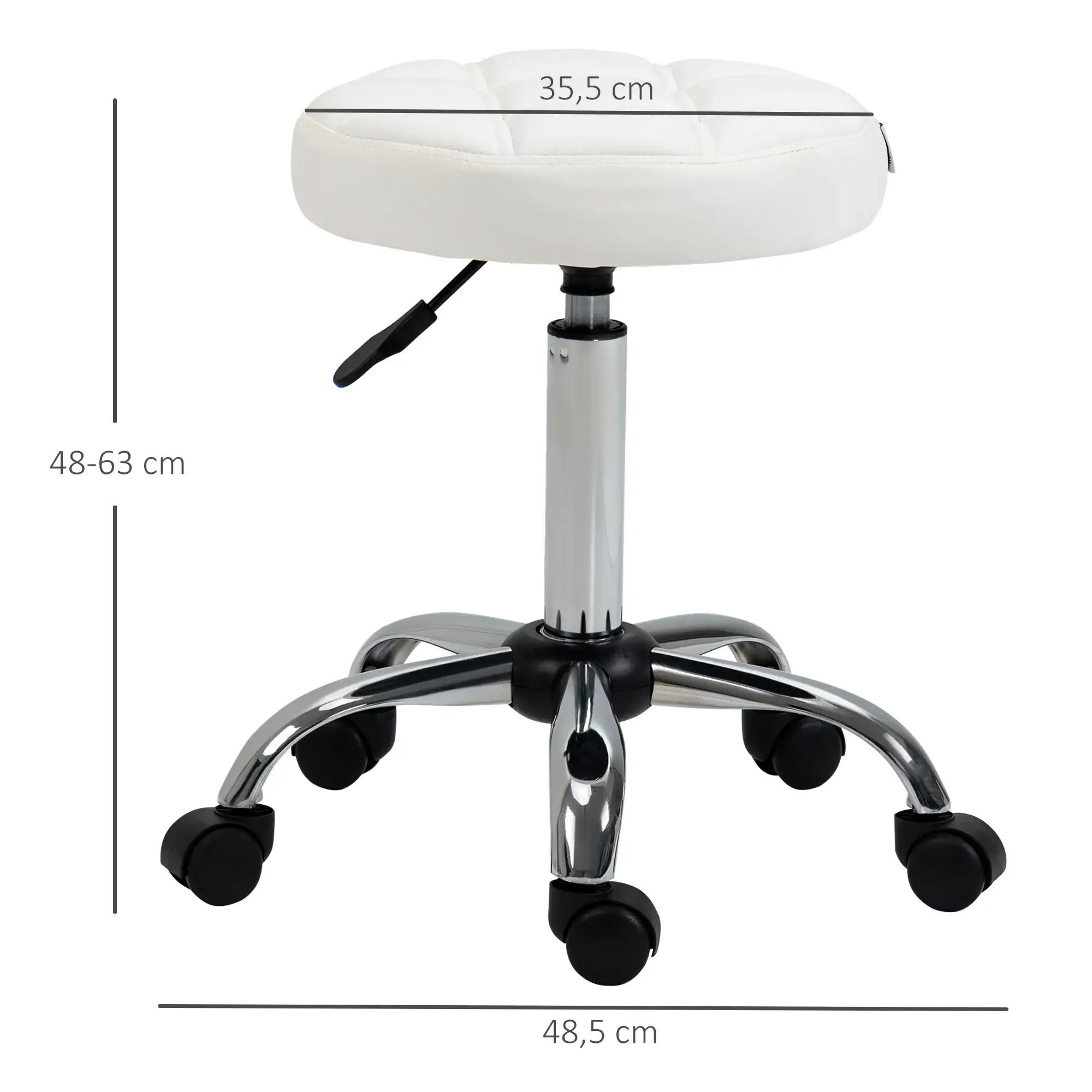 Ein weißer, runder, gepolsterter Hocker mit Chromfuß und Rollen. Maße von 35,5 cm, 48,5 cm und 48-63 cm sind sichtbar.