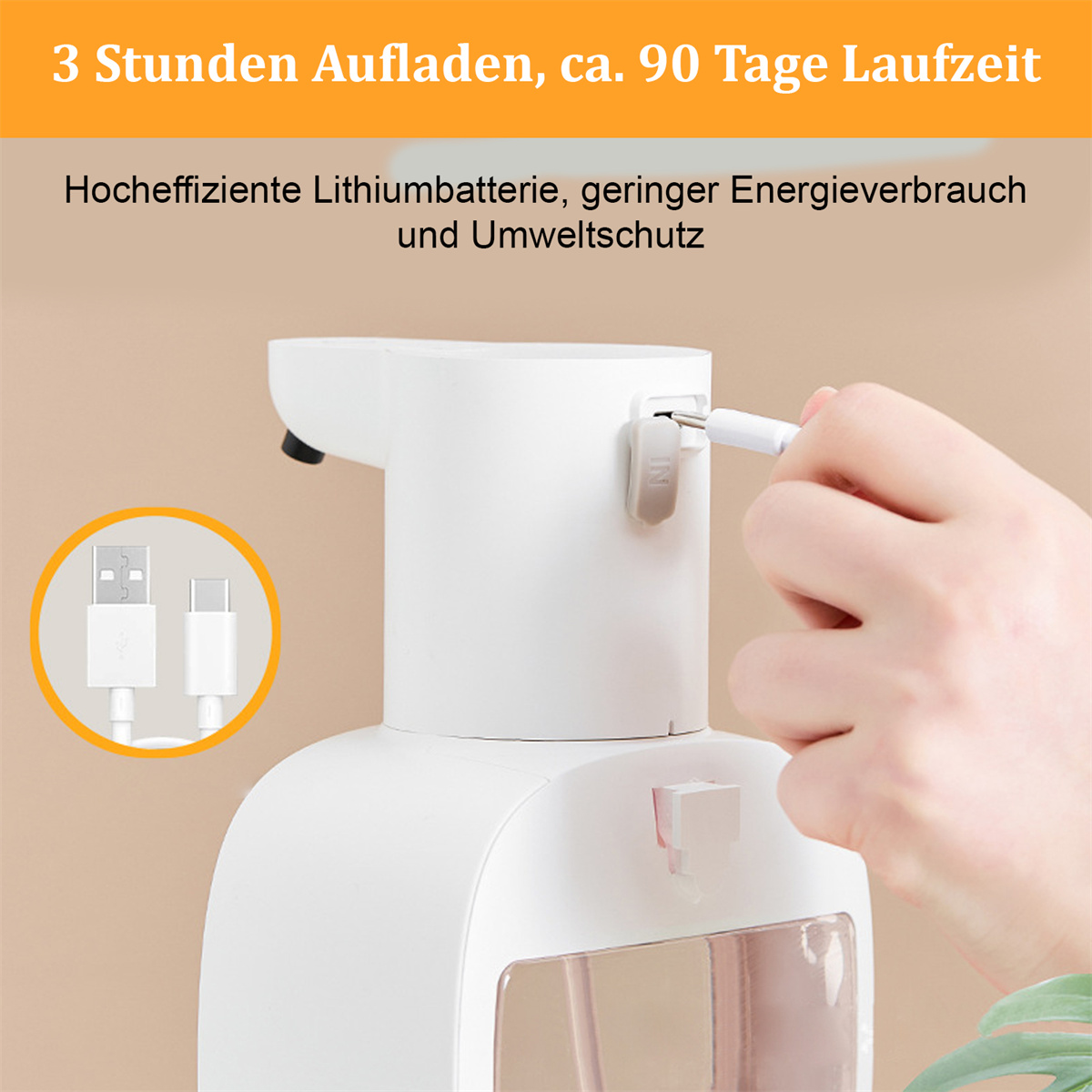 Ein weißer Seifenspender. Eine Hand führt ein Ladekabel ein. Text auf Deutsch steht oben.