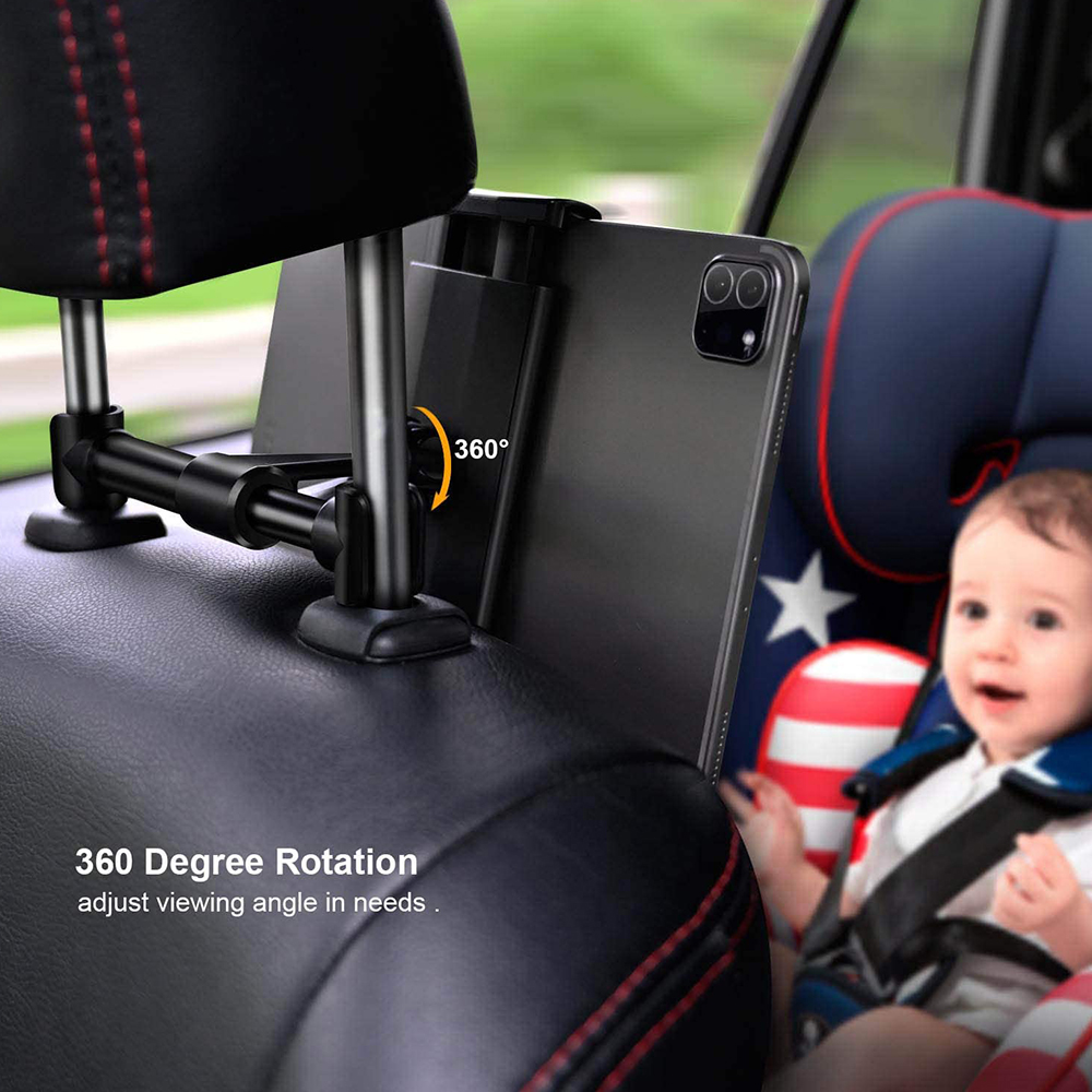 Ein Tablet-Halter ist an der Kopfstütze befestigt. Ein Baby sitzt in einem Autositz. Der Halter dreht sich um 360 Grad. Der Hintergrund ist grün.