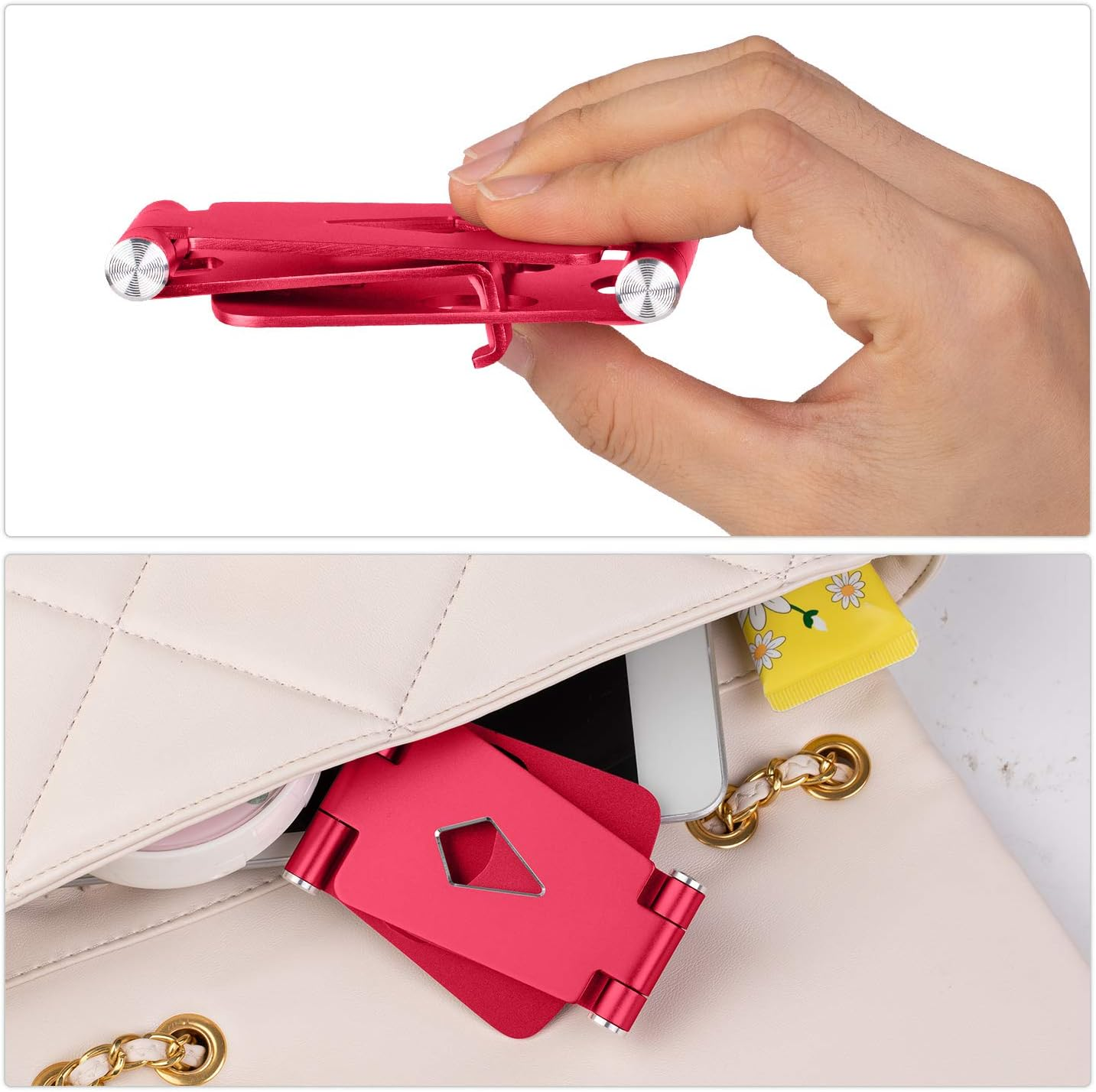 Eine Hand hält einen roten Telefonständer. Der Ständer befindet sich in einer weißen Handtasche mit Goldkette. Andere Gegenstände sind in der Tasche sichtbar.
