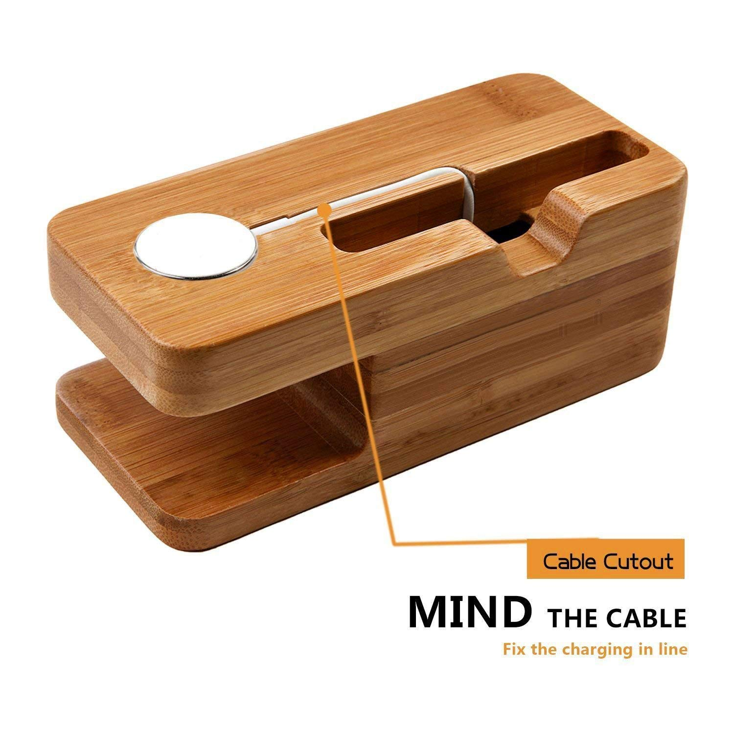 Holz-Ladeständer mit weißem Ladekreis. Kabelausschnitt. Text: MIND THE CABLE. Richten Sie das Laden aus.