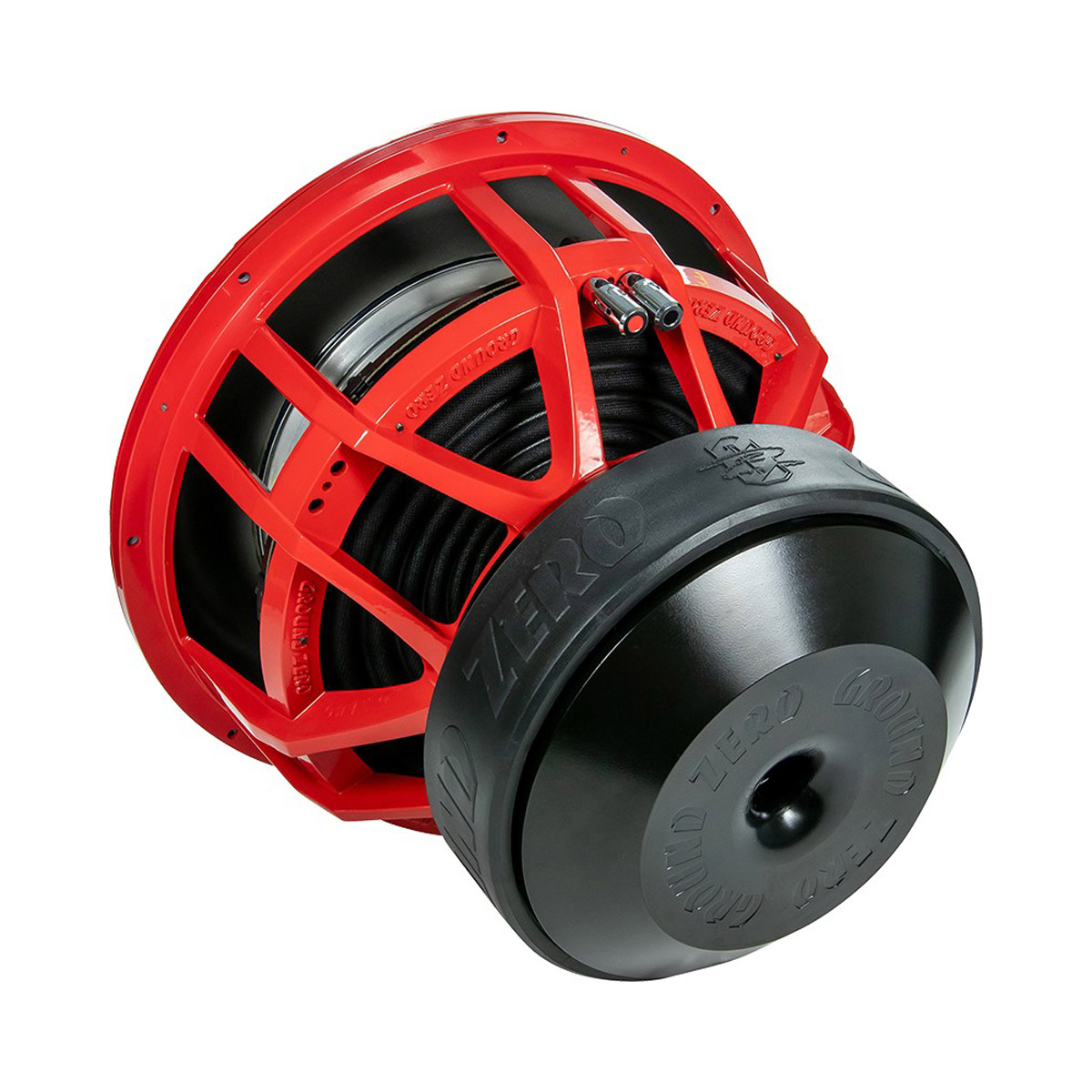 Ein roter und schwarzer Ground Zero Subwoofer. Der rote Rahmen hat ein Käfigdesign. Der Lautsprecherkonus ist schwarz. Der Markenname ist sichtbar.
