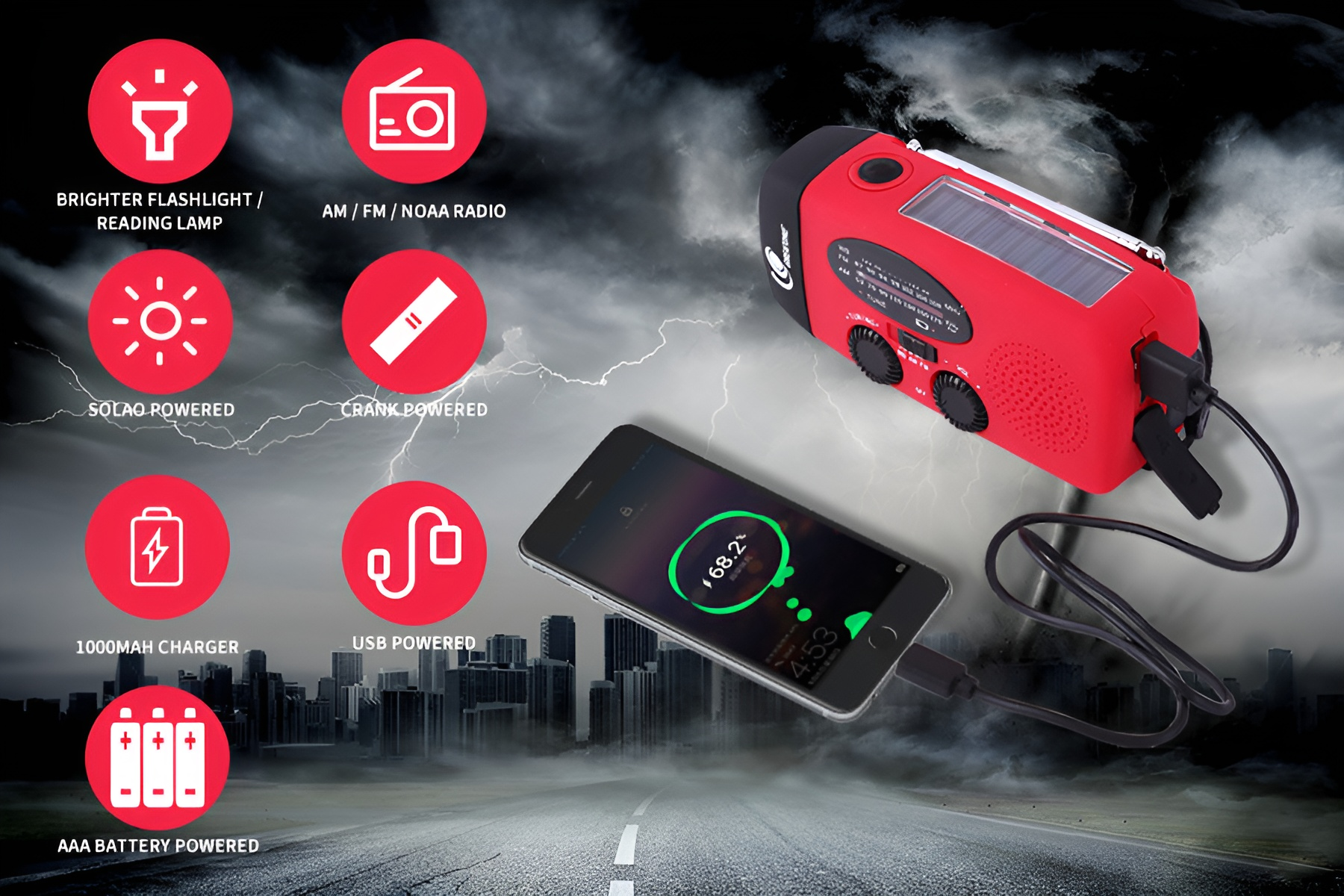 Rotes Notfallradio lädt ein Telefon. Symbole zeigen Funktionen: Taschenlampe, Radio, Solar, Kurbel, Ladegerät, USB und Batterien.