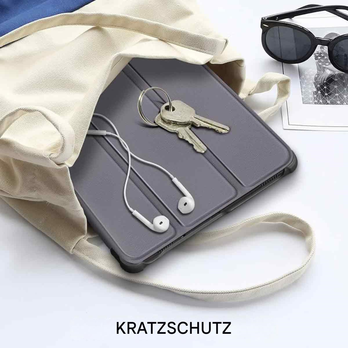 Eine graue Tablethülle mit Schlüsseln und weißen Ohrhörern befindet sich in einer Canvas-Tasche. Sonnenbrille ist in der Nähe. Das Wort 'Kratzschutz' steht unten.