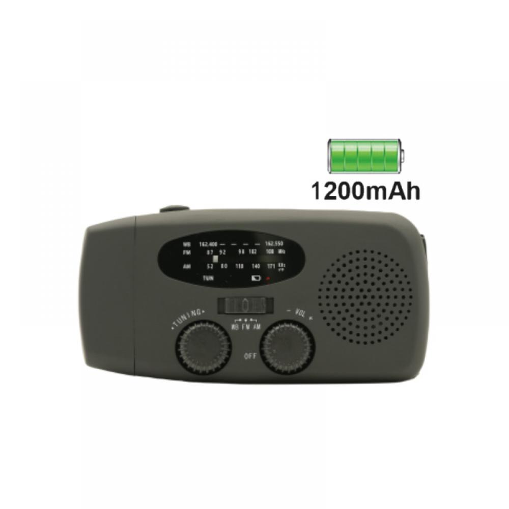 Ein graues Radio mit Knöpfen und einem Lautsprecher. Es zeigt Frequenzinformationen und ein Batteriesymbol mit 1200 mAh.