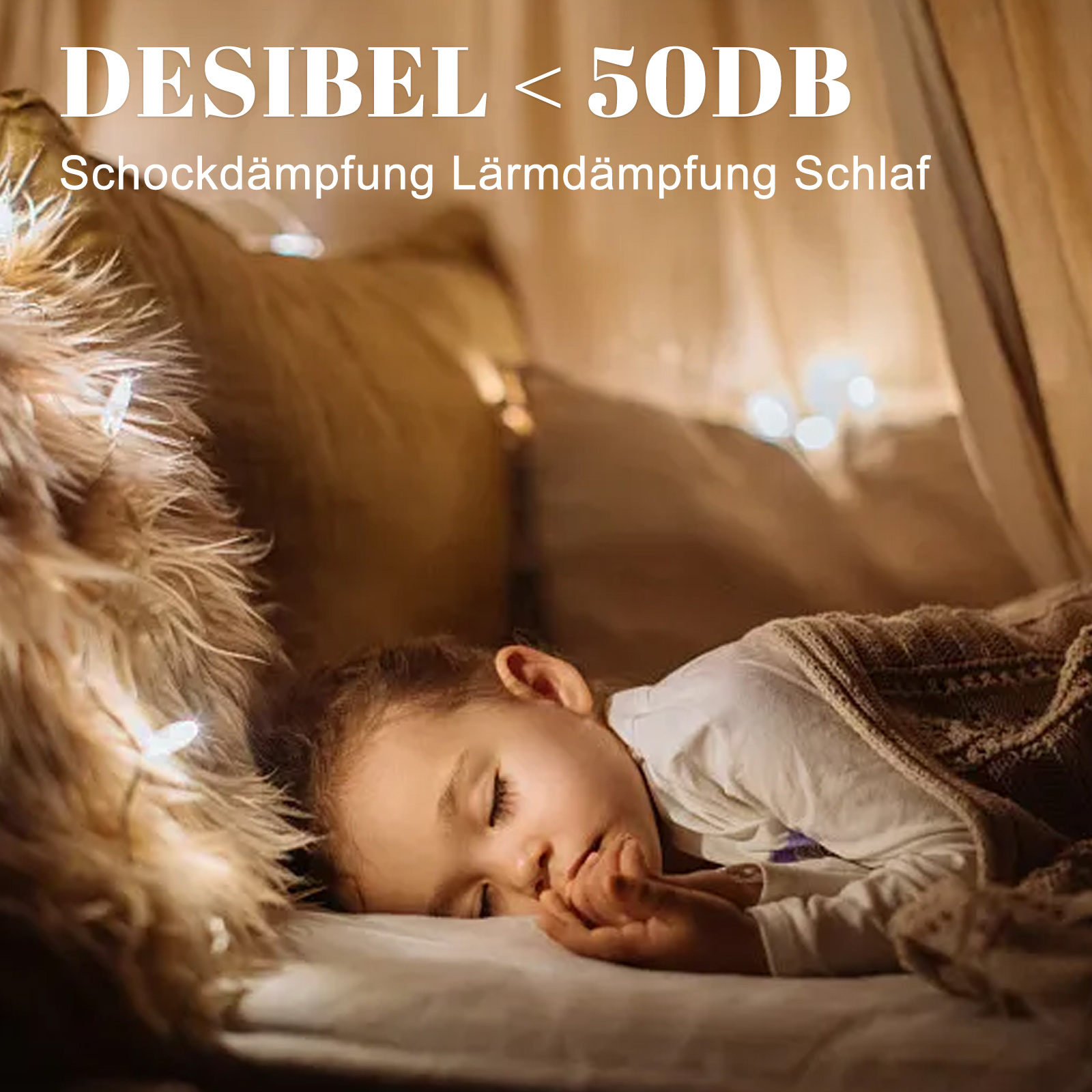 Ein Kind schläft friedlich unter einer Decke. Oben steht: 'DESIBEL <lt/> 50DB'.