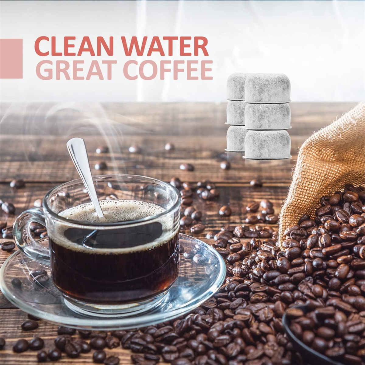 Eine Tasse Kaffee mit Löffel, Kaffeebohnen, Wasserfilter und der Text 'Clean Water Great Coffee' auf einem Holztisch.