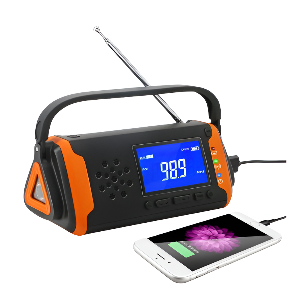 Schwarz-oranges Radio mit blauem Bildschirm, der 98,9 anzeigt. Daneben lädt ein Smartphone, das eine Blume zeigt.