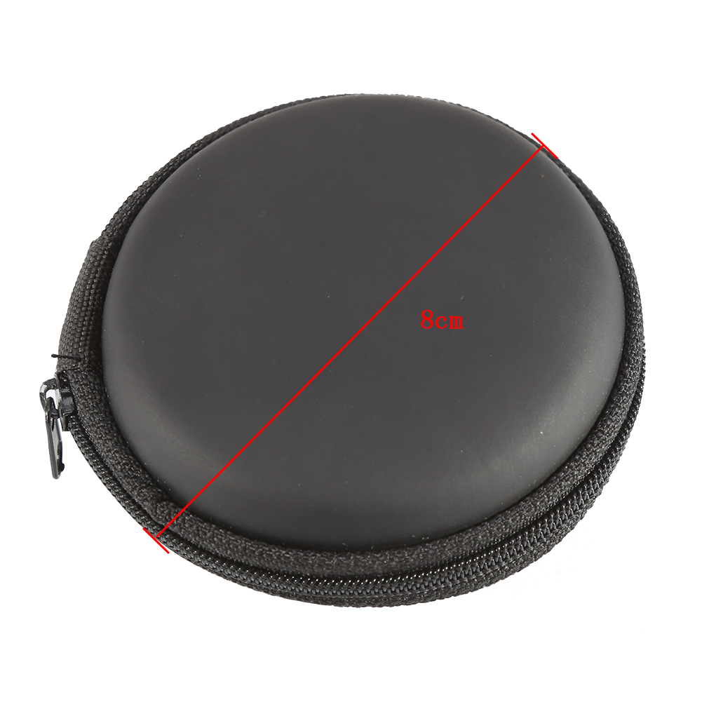 Eine schwarze, runde Hülle mit Reißverschluss. Eine rote Linie zeigt 8 cm über die Hülle. Die Hülle befindet sich auf weißem Hintergrund.