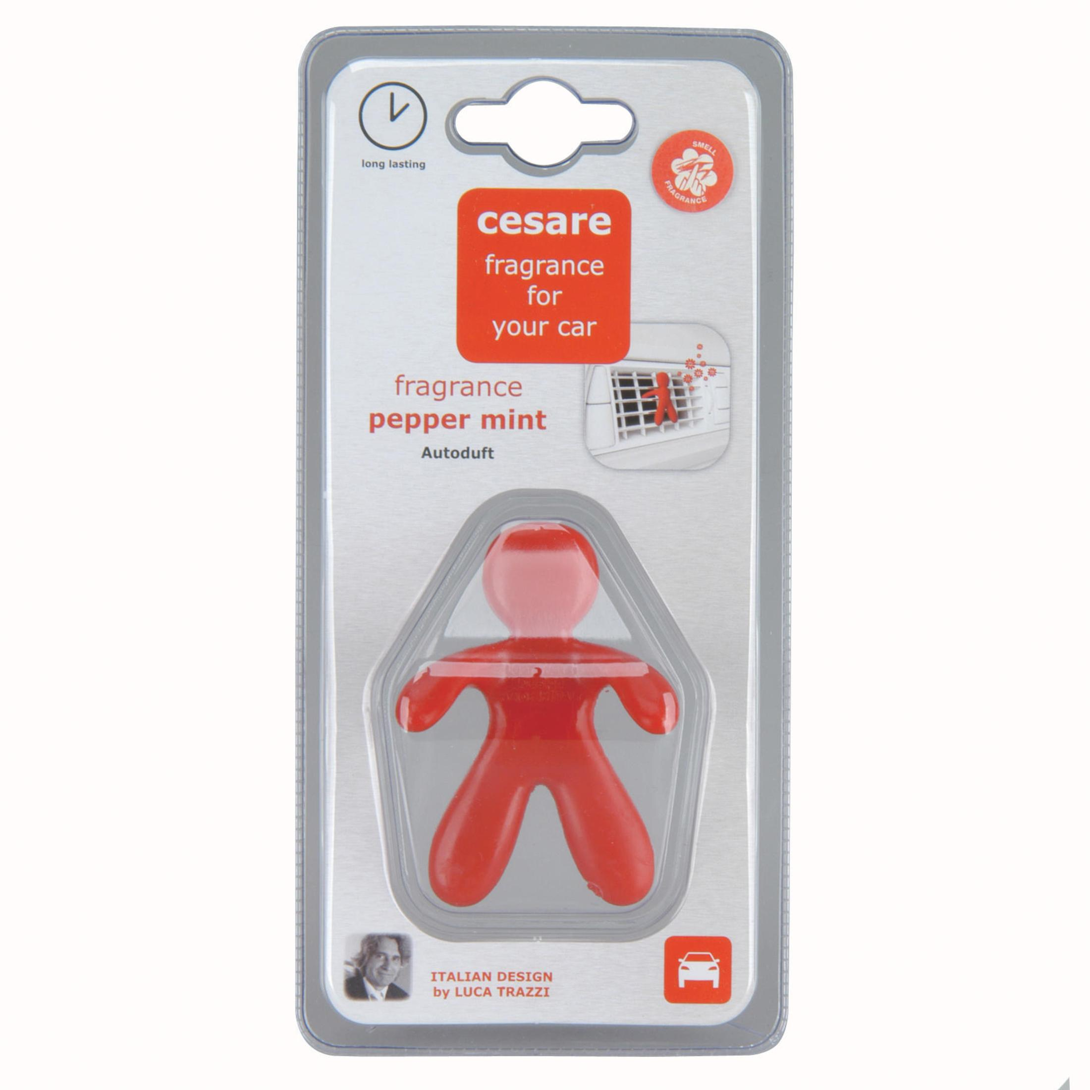 Roter Cesare Auto-Lufterfrischer in einer Verpackung. Es hat eine menschenähnliche Figur und den Text 'Pfefferminze'.