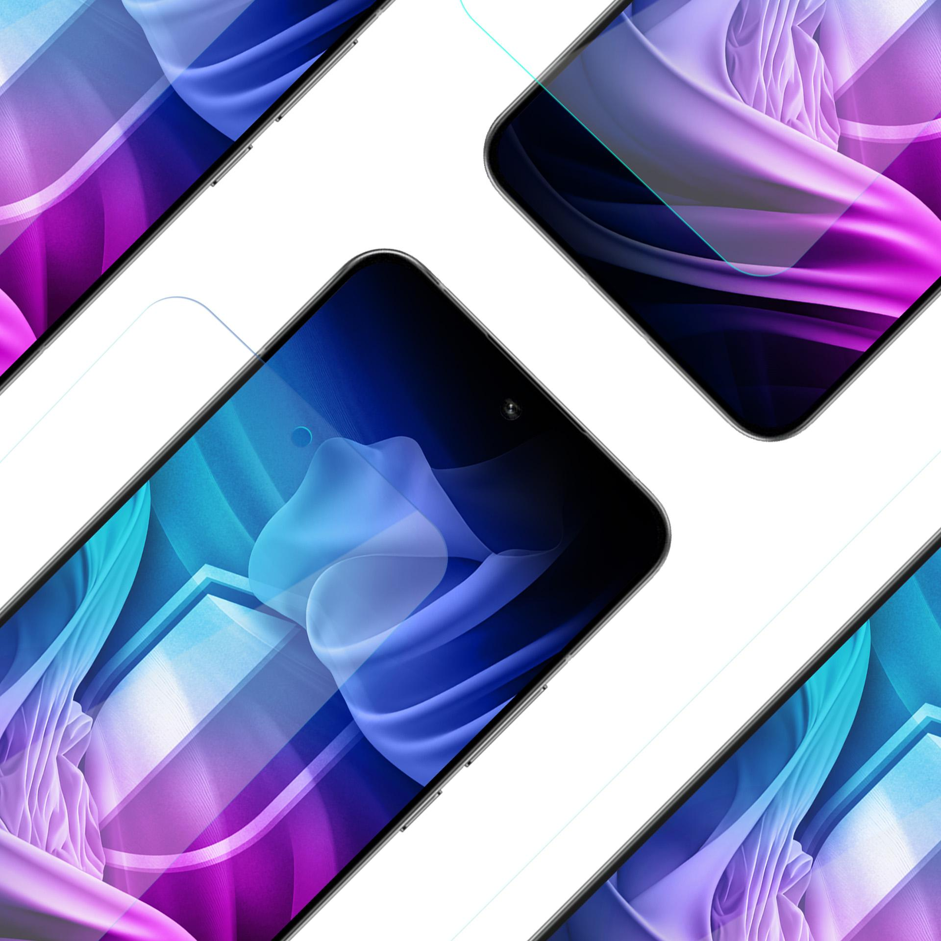 Quattro smartphone con sfondo astratto blu, viola e bianco, su sfondo bianco.