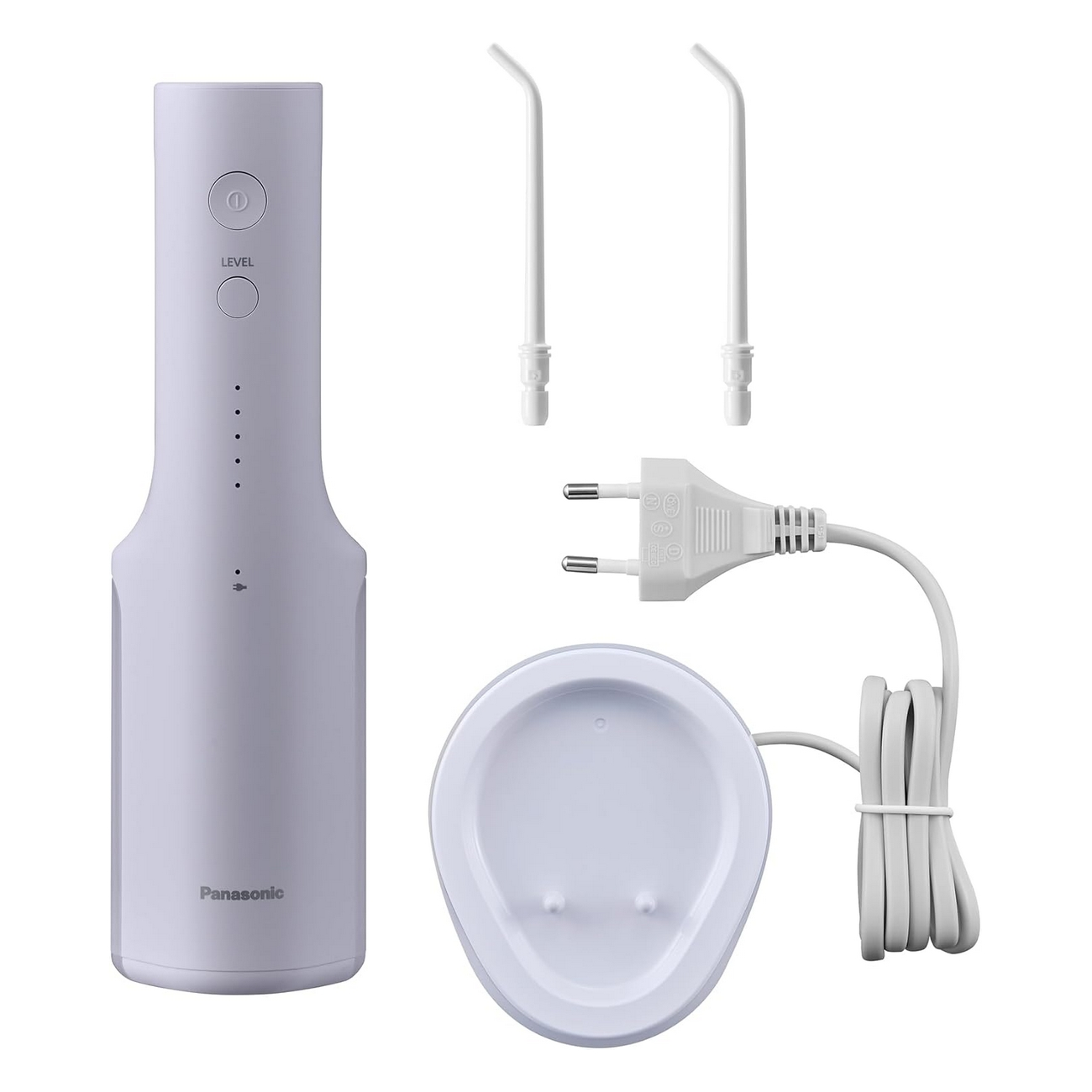 Ein weißer Panasonic Munddusche, zwei Düsen, eine Ladestation und ein Netzstecker sind auf weißem Hintergrund zu sehen.