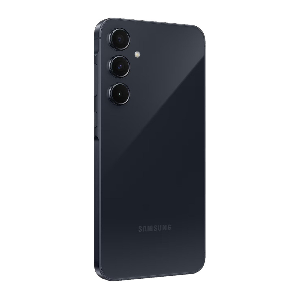 Ciemnoniebieski smartfon, widok z tyłu. Widoczne trzy obiektywy aparatu i lampa błyskowa. Logo Samsung znajduje się na dole.