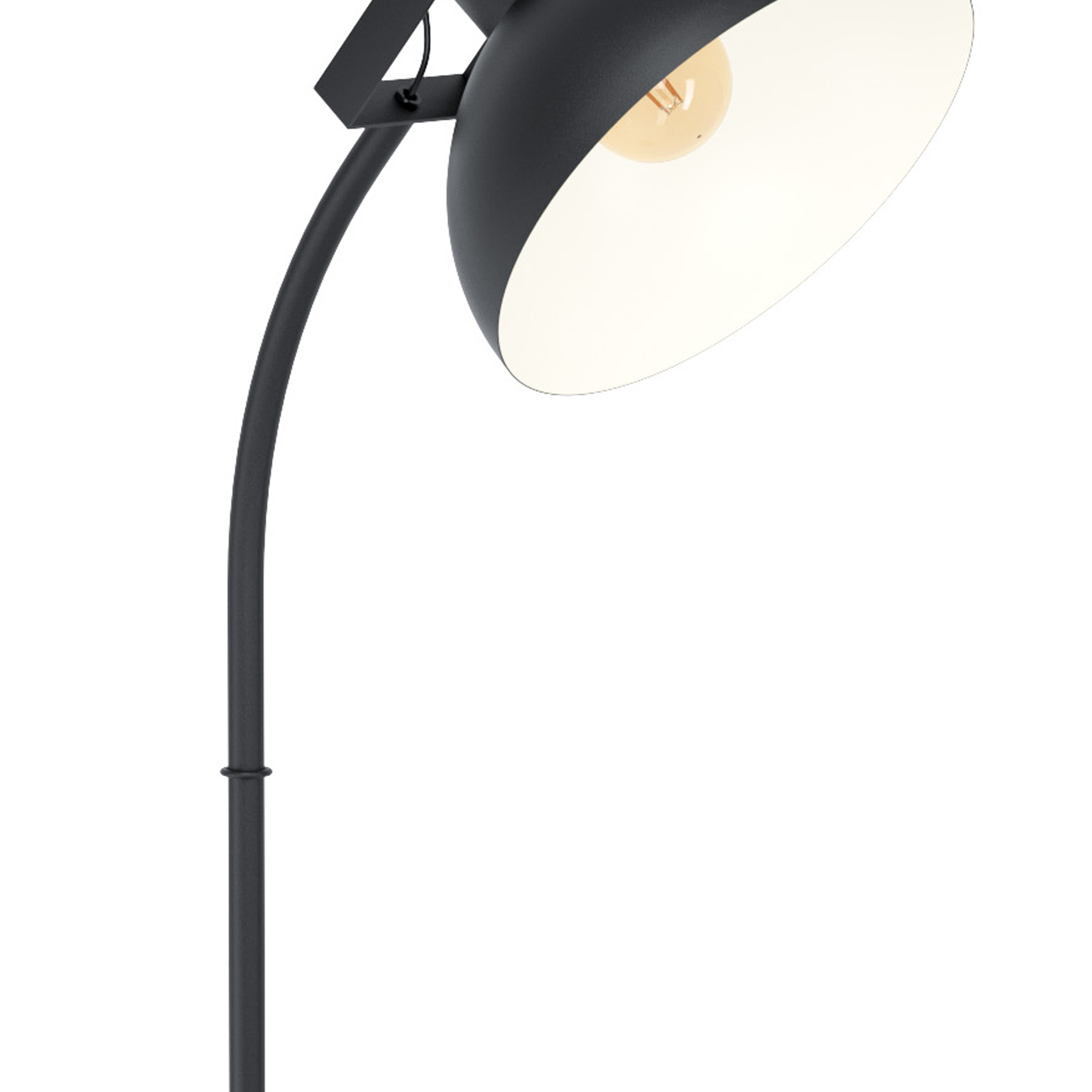 Un lampadaire noir avec une tige incurvée et un abat-jour avec une ampoule visible. Le fond est blanc.