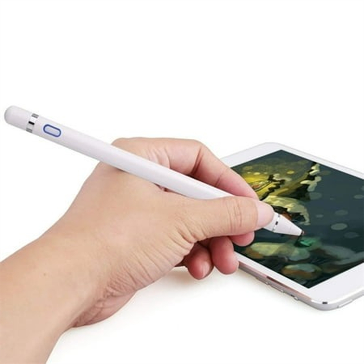 Eine Hand hält einen weißen Stift über einem Tablet. Der Stift berührt den Bildschirm. Das Tablet zeigt ein farbenfrohes Bild.
