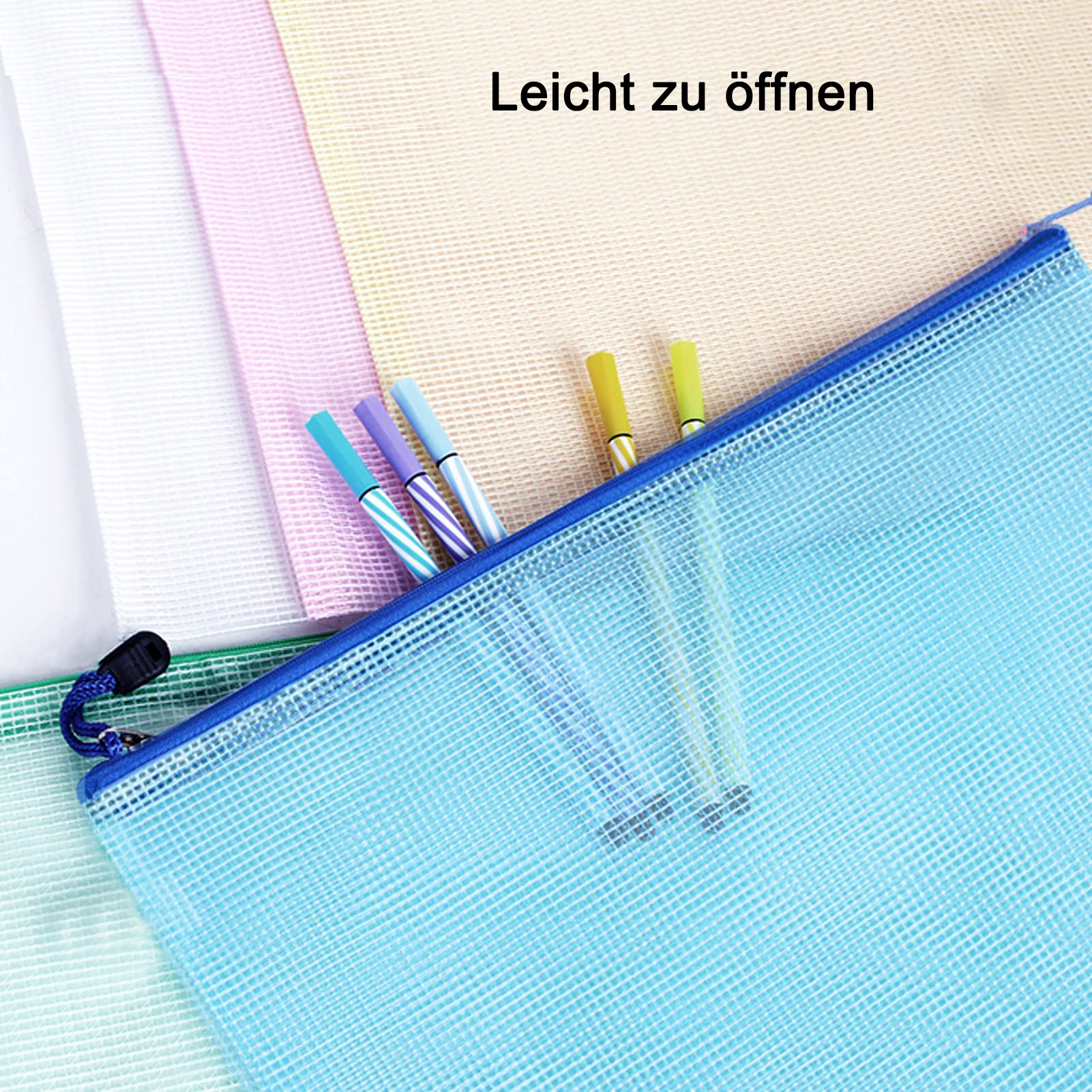 Blaue Netztasche mit Stiften. Rosa, weiße und beige Netztücher sind sichtbar. Text 'Leicht zu öffnen' erscheint.