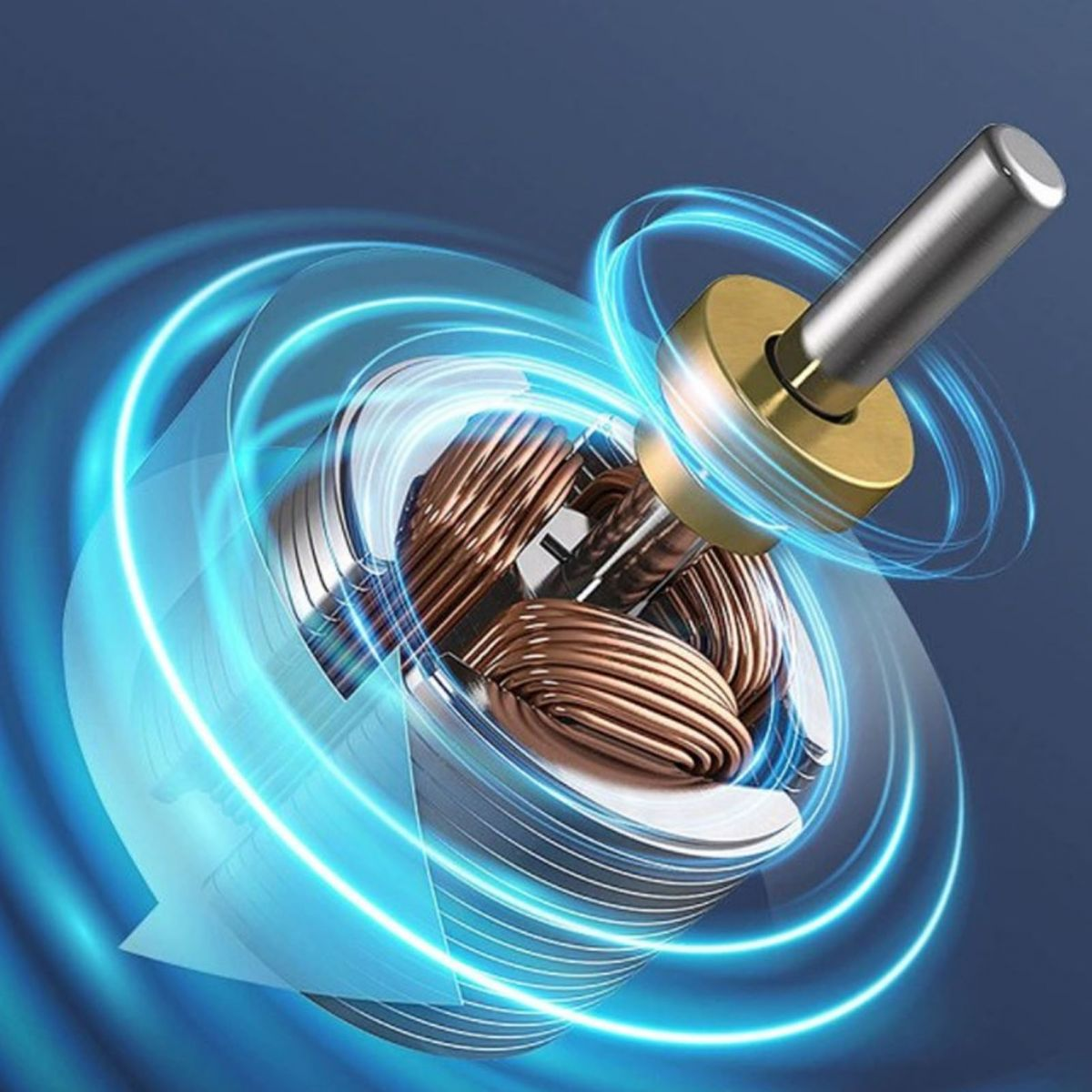Interne Komponenten eines Elektromotors. Kupferspulen, eine silberne Welle und ein goldfarbener Ring sind sichtbar, mit blauen Energielinien.