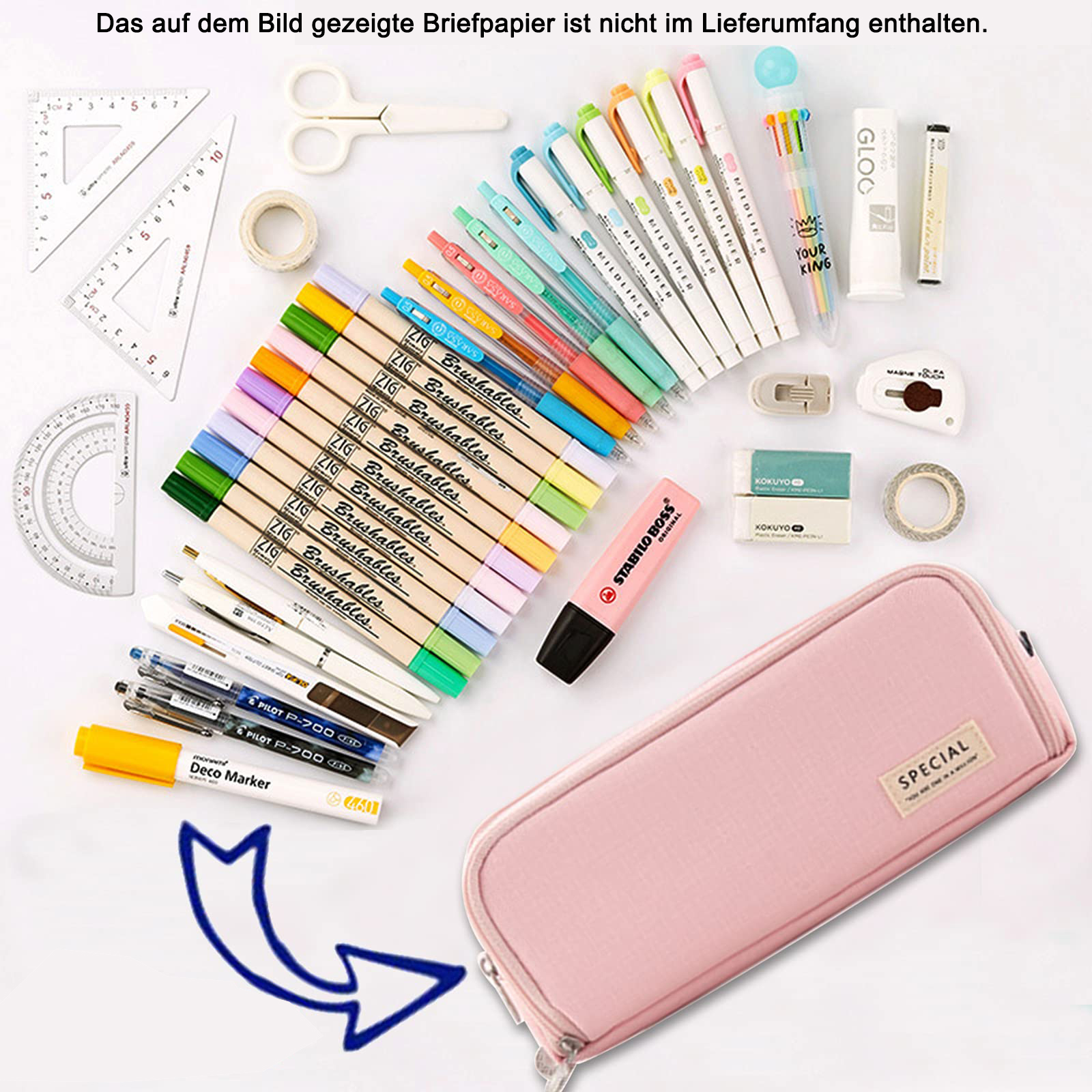 Sortiment an Schreibwaren auf weißer Oberfläche: Stifte, Marker, Lineale, Winkelmesser, Schere, Klebeband, Radiergummi und Federmäppchen.