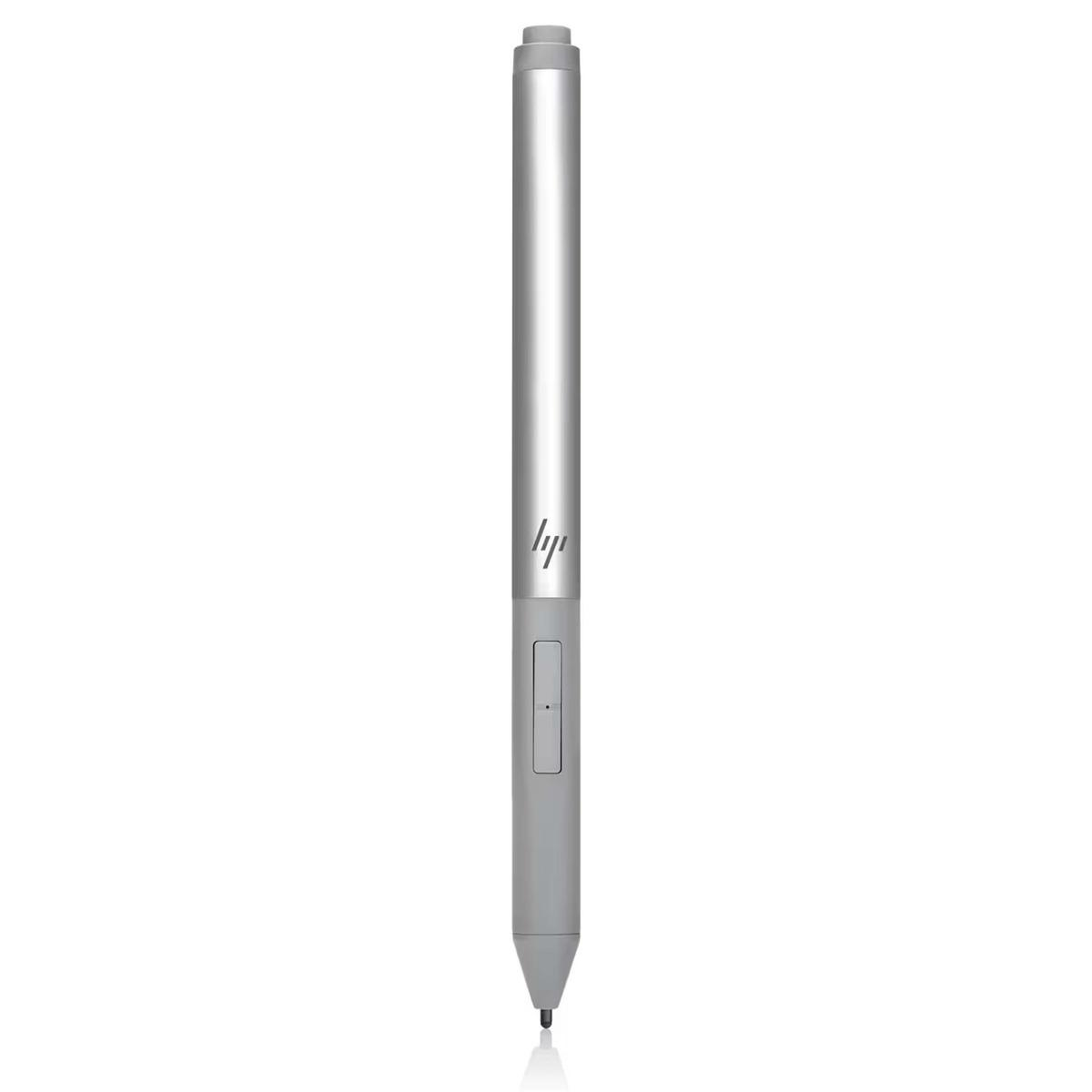 Ein silberner HP-Stift steht senkrecht vor einem weißen Hintergrund. Er hat eine Taste, eine Spitze und das HP-Logo.