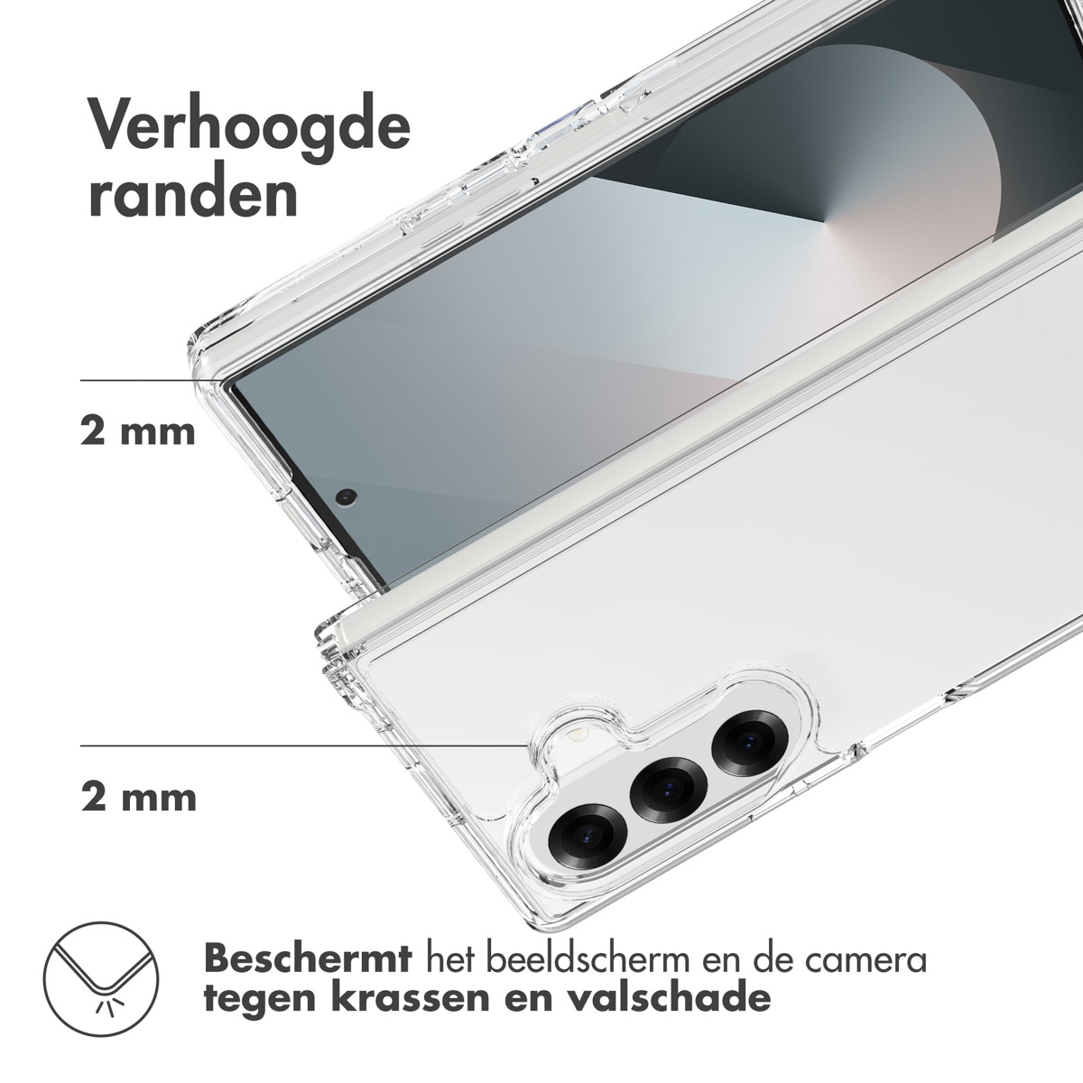 Transparante telefoonhoes met verhoogde randen en camerabescherming, ontworpen om het scherm en de camera te beschermen tegen krassen en schade.