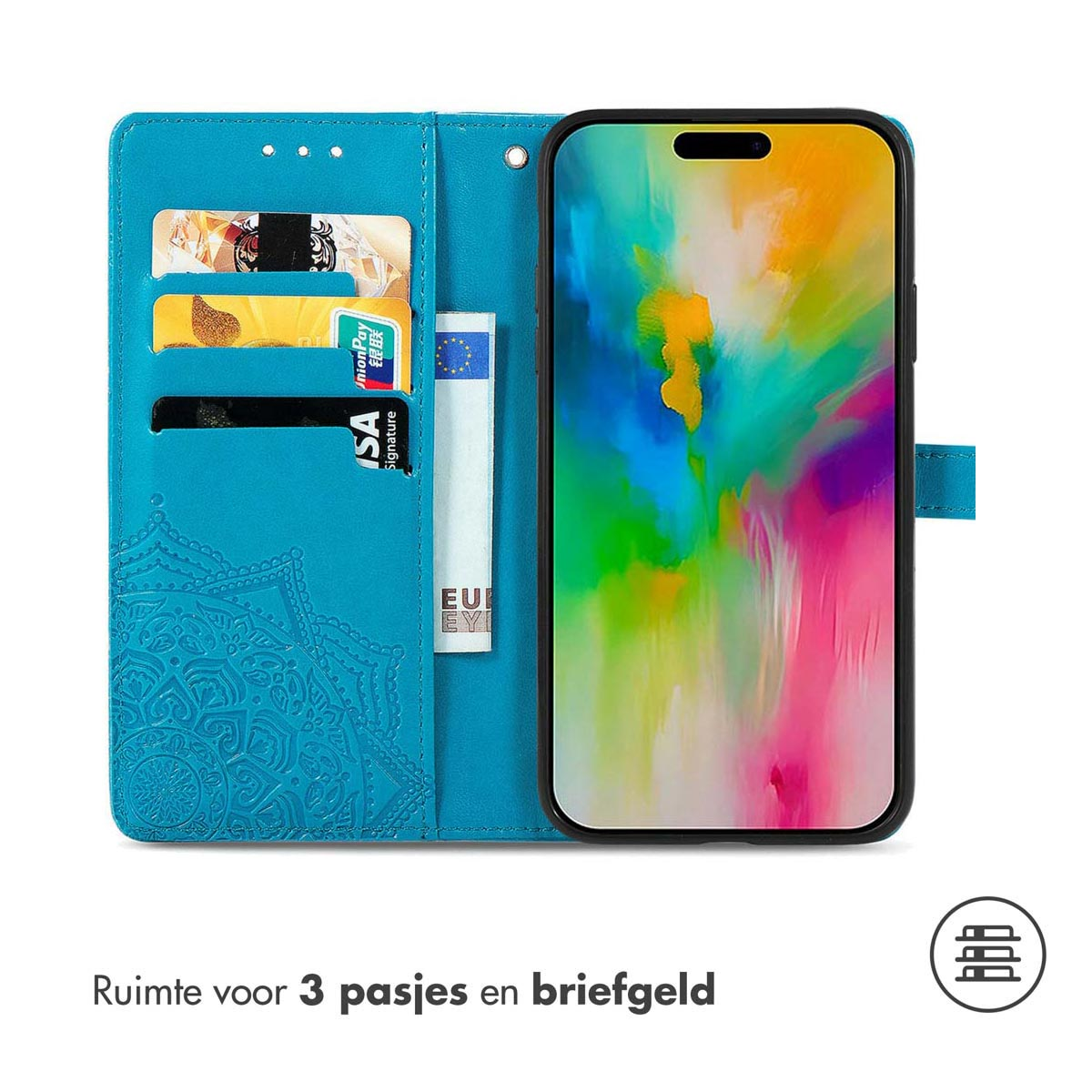 Un étui de téléphone turquoise avec des cartes et un téléphone à l'intérieur. Il présente un motif de mandala. Le téléphone affiche de l'art abstrait coloré.