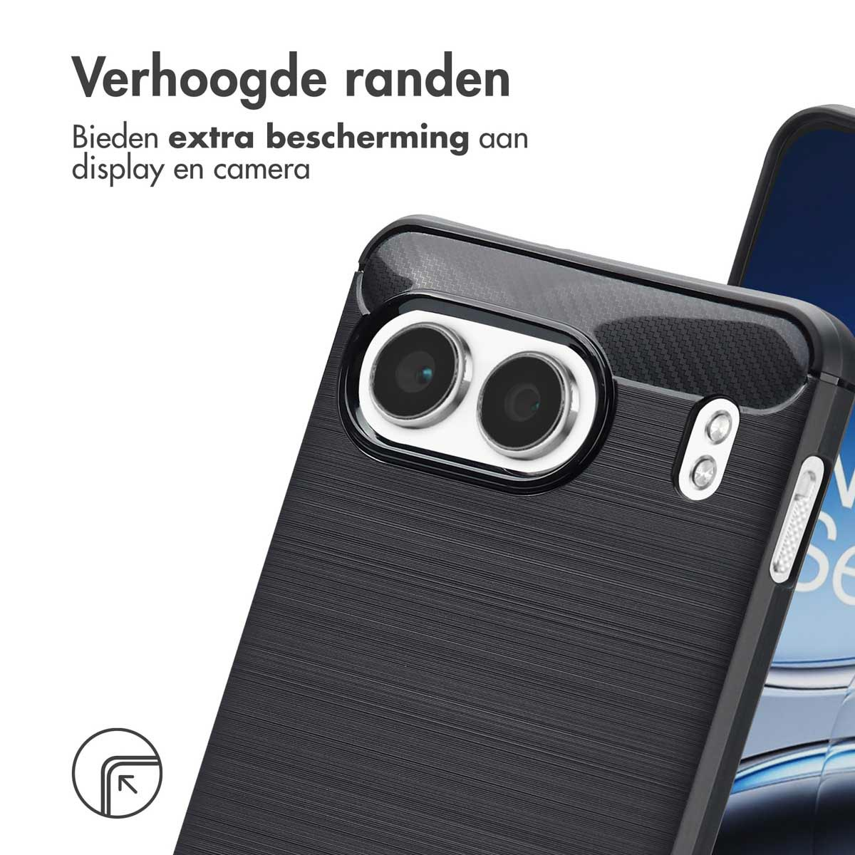 Coque de téléphone noire avec double caméra. Texte en néerlandais : les bords surélevés offrent une protection supplémentaire pour l'écran et l'appareil photo.